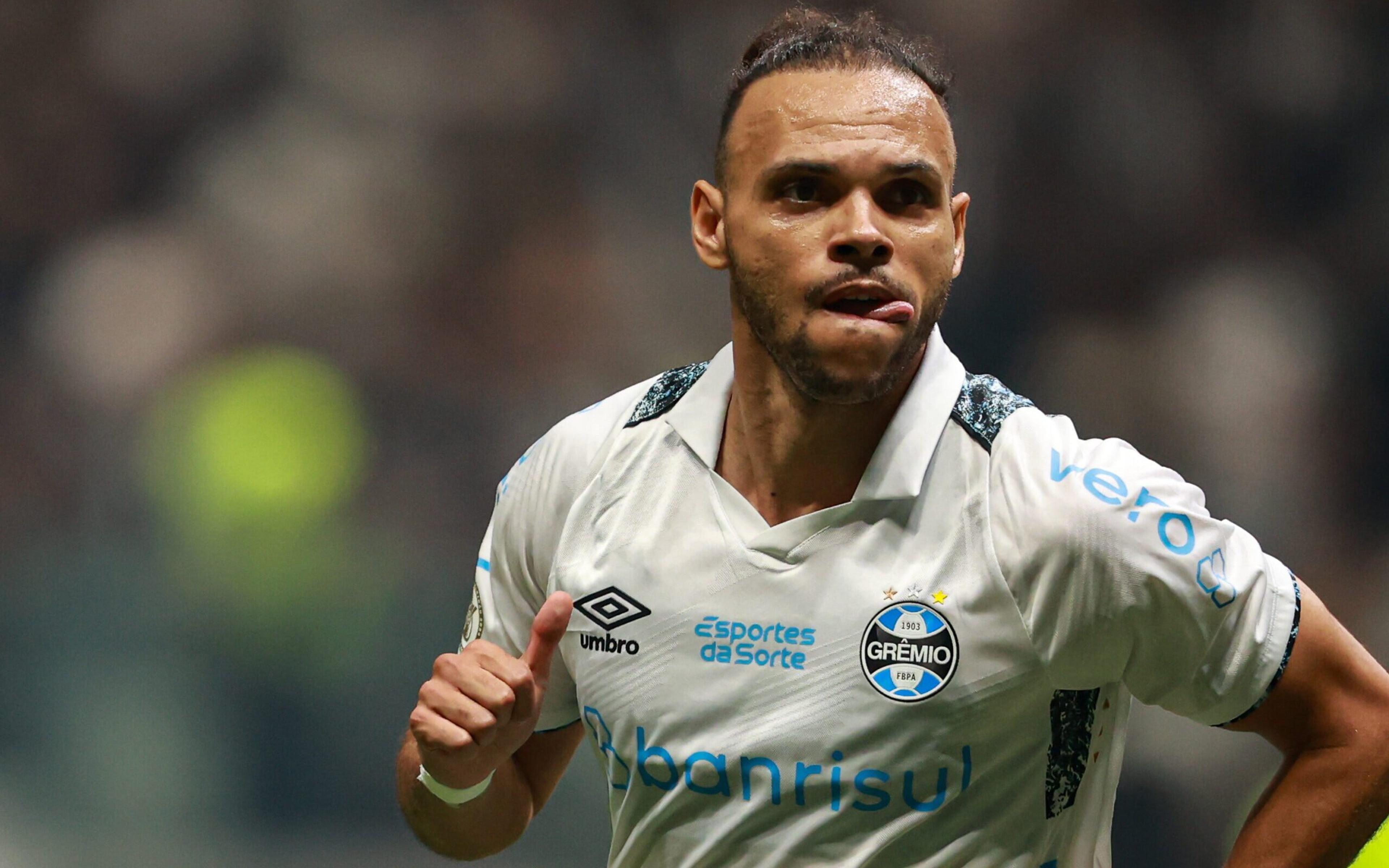 Braithwaite tem gol anulado e sai na bronca com a arbitragem: ‘Frustrado’