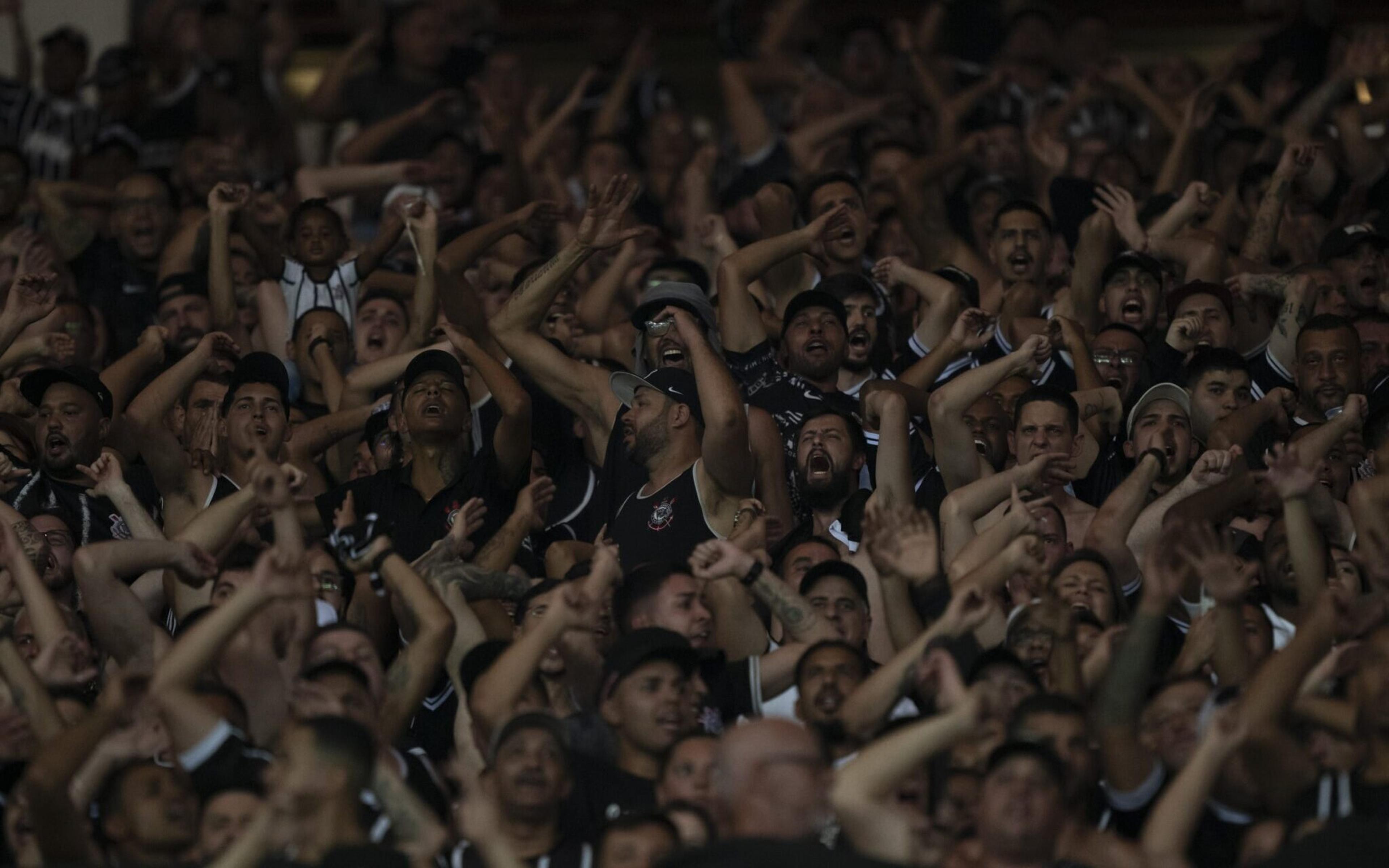 Torcida do Corinthians elege culpado por eliminação: ‘Covarde’