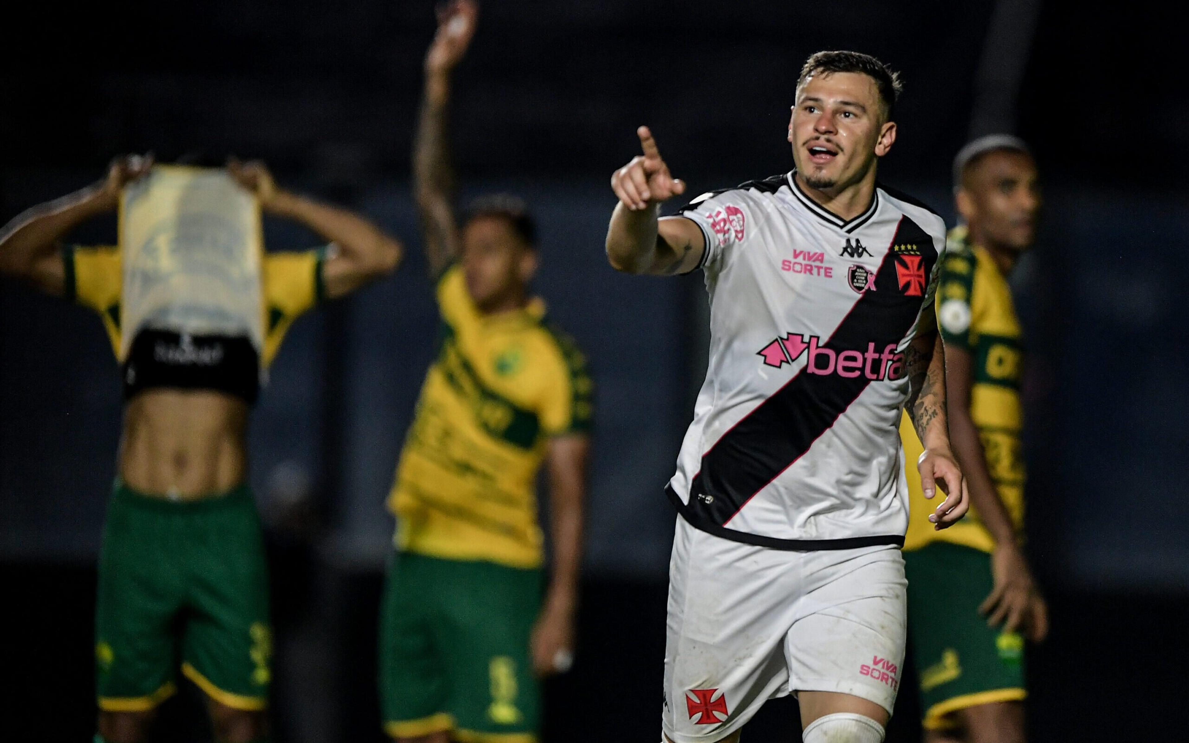 Vasco supera o Cuiabá no Brasileirão e volta a vencer depois de oito jogos