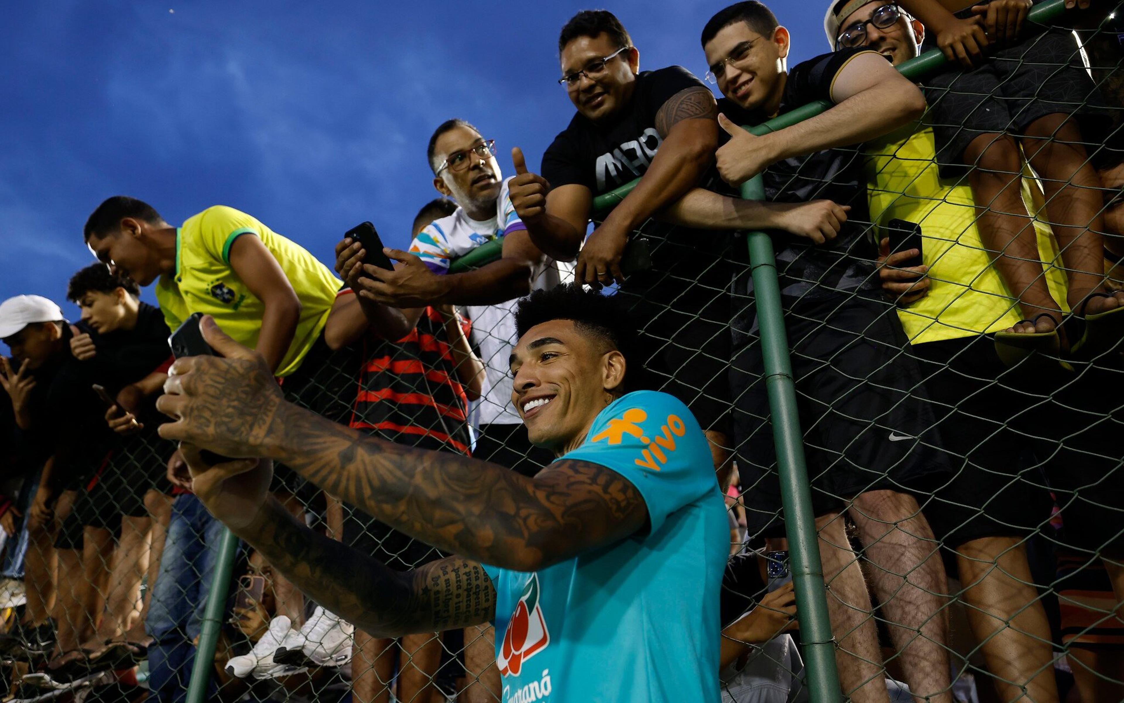 Igor Jesus vive expectativa de jogar diante da torcida da Seleção