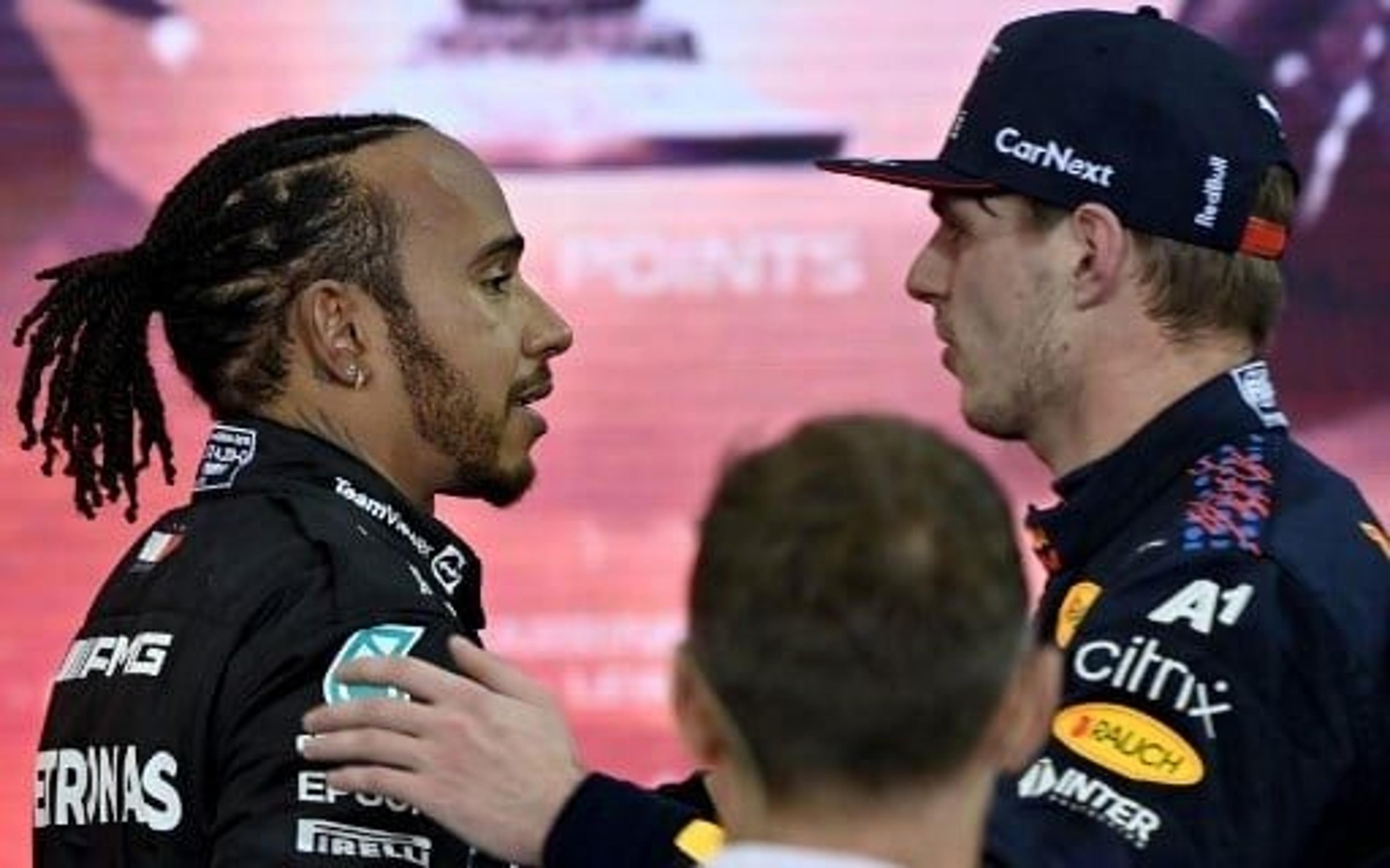 Mercedes diz que 2021 ‘legitimou’ pilotagem agressiva de Verstappen na F1: ‘Saiu impune’