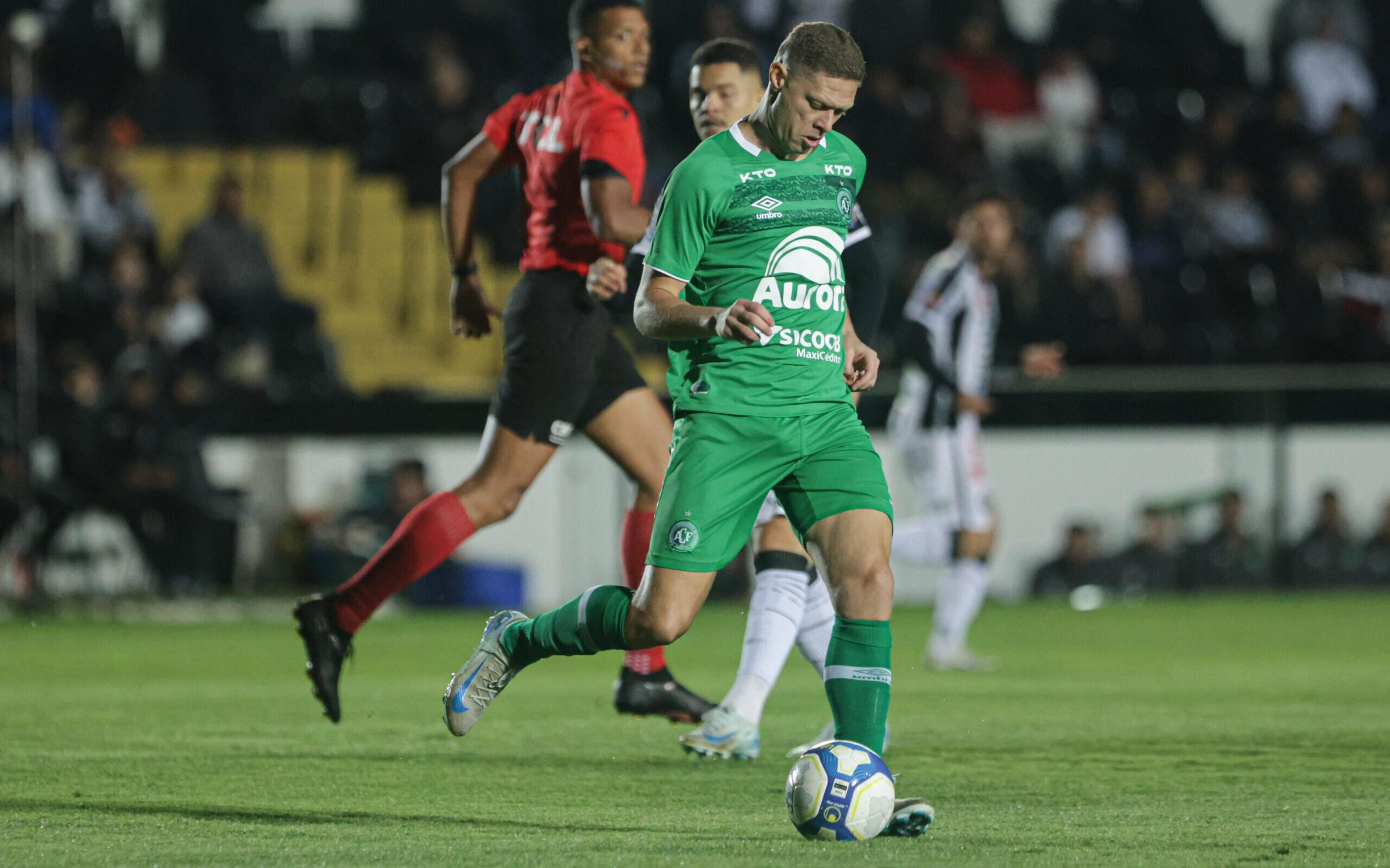 Paysandu x Chapecoense: onde assistir, horário e escalações do jogo pela Série B