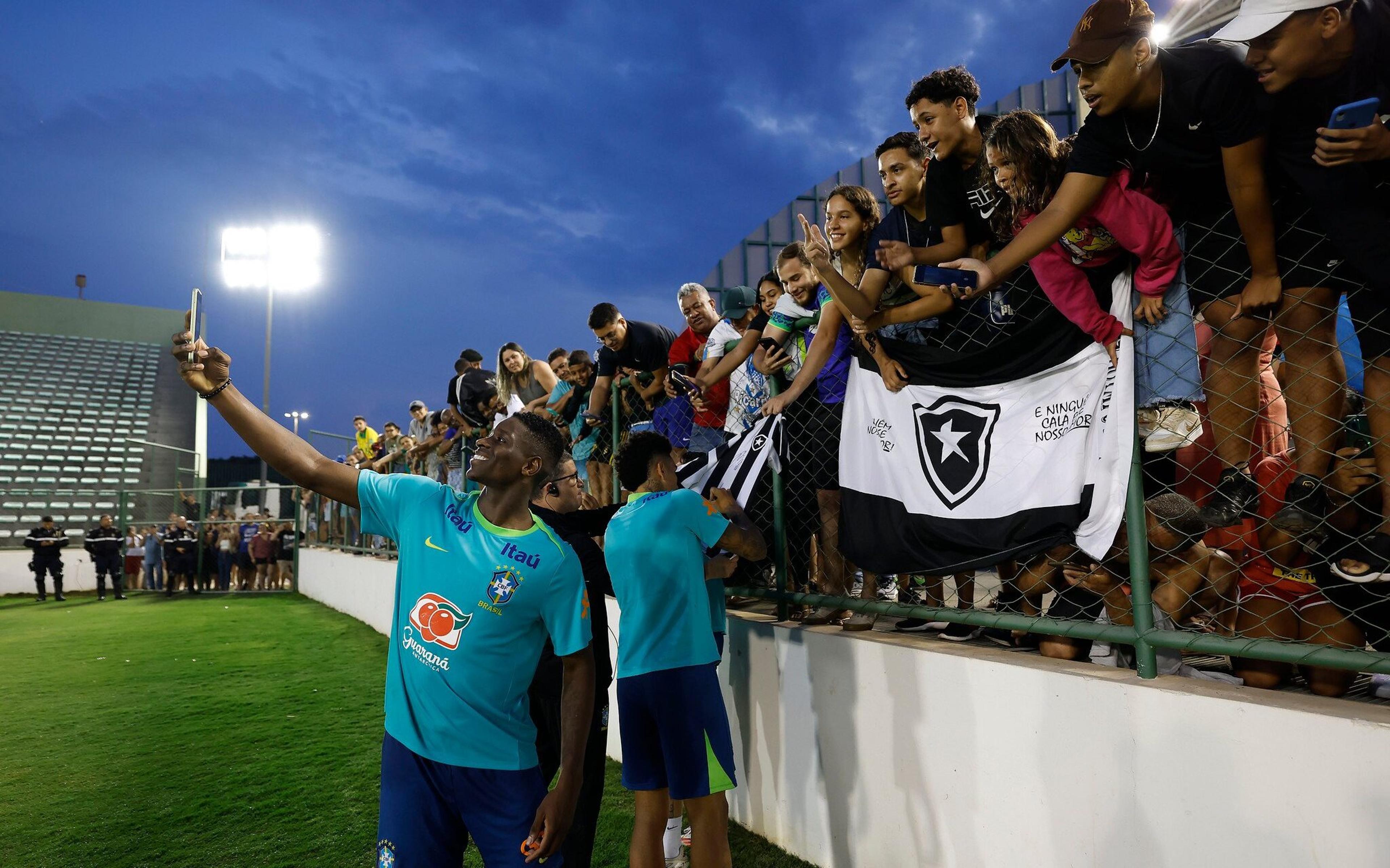 Seleção Brasileira: dupla do Botafogo concede entrevista; acompanhe ao vivo