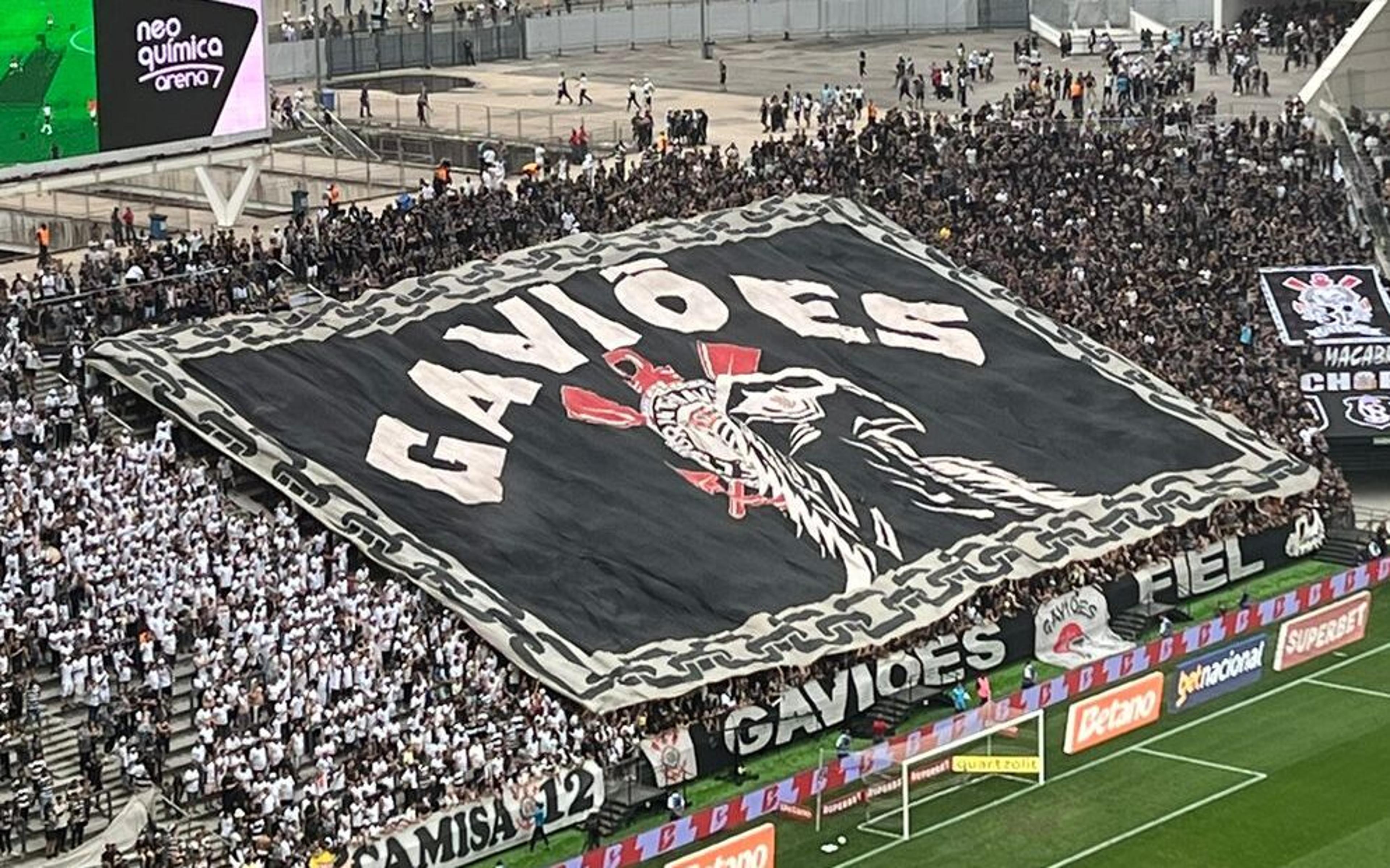 Corinthians, Gaviões e Caixa oficializam ‘vaquinha’ para quitar Arena