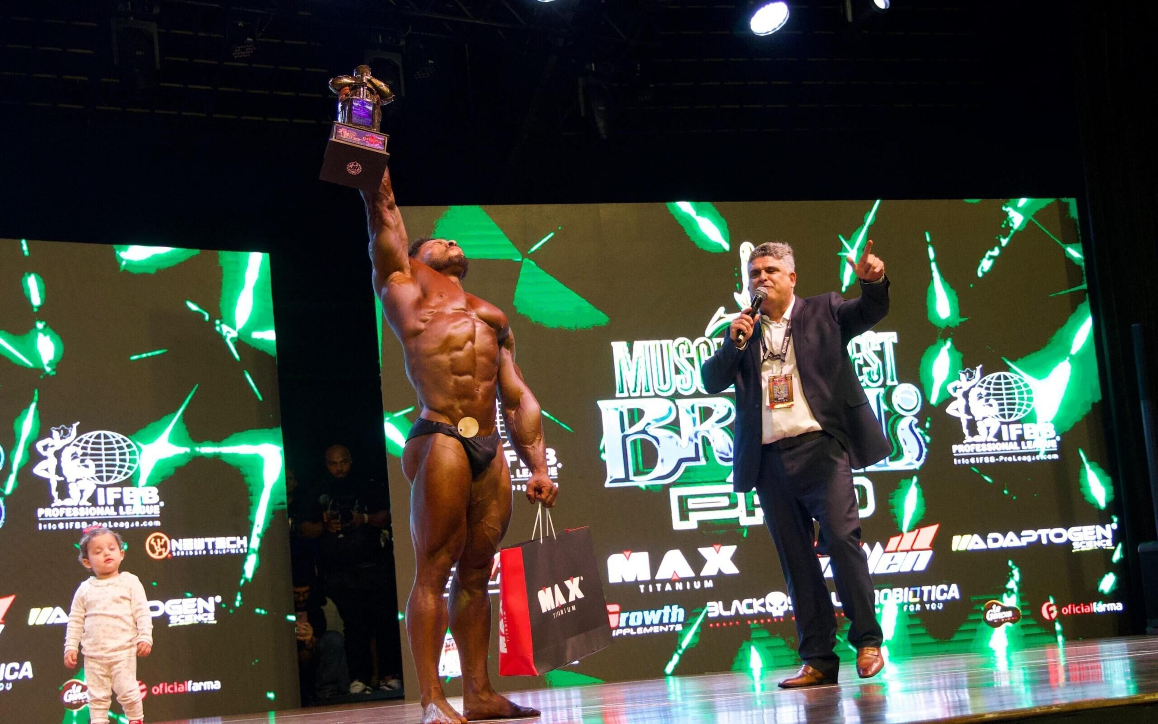 Ramon Dino se emociona após título no Mr. Olympia Brasil e afirma: ‘Seremos Top 1’