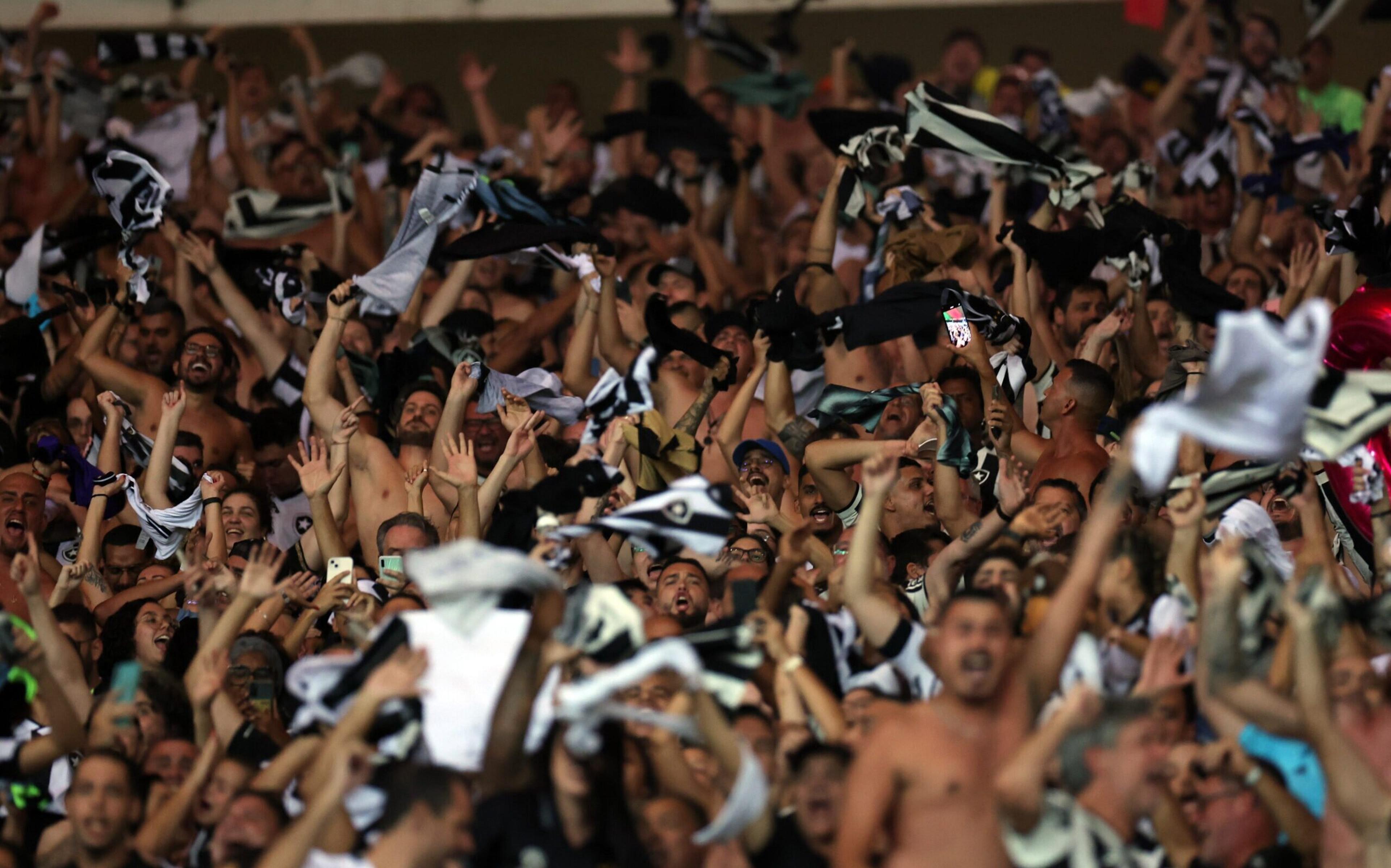 Torcida do Botafogo prepara ‘mosaico em movimento’ inédito no Brasil