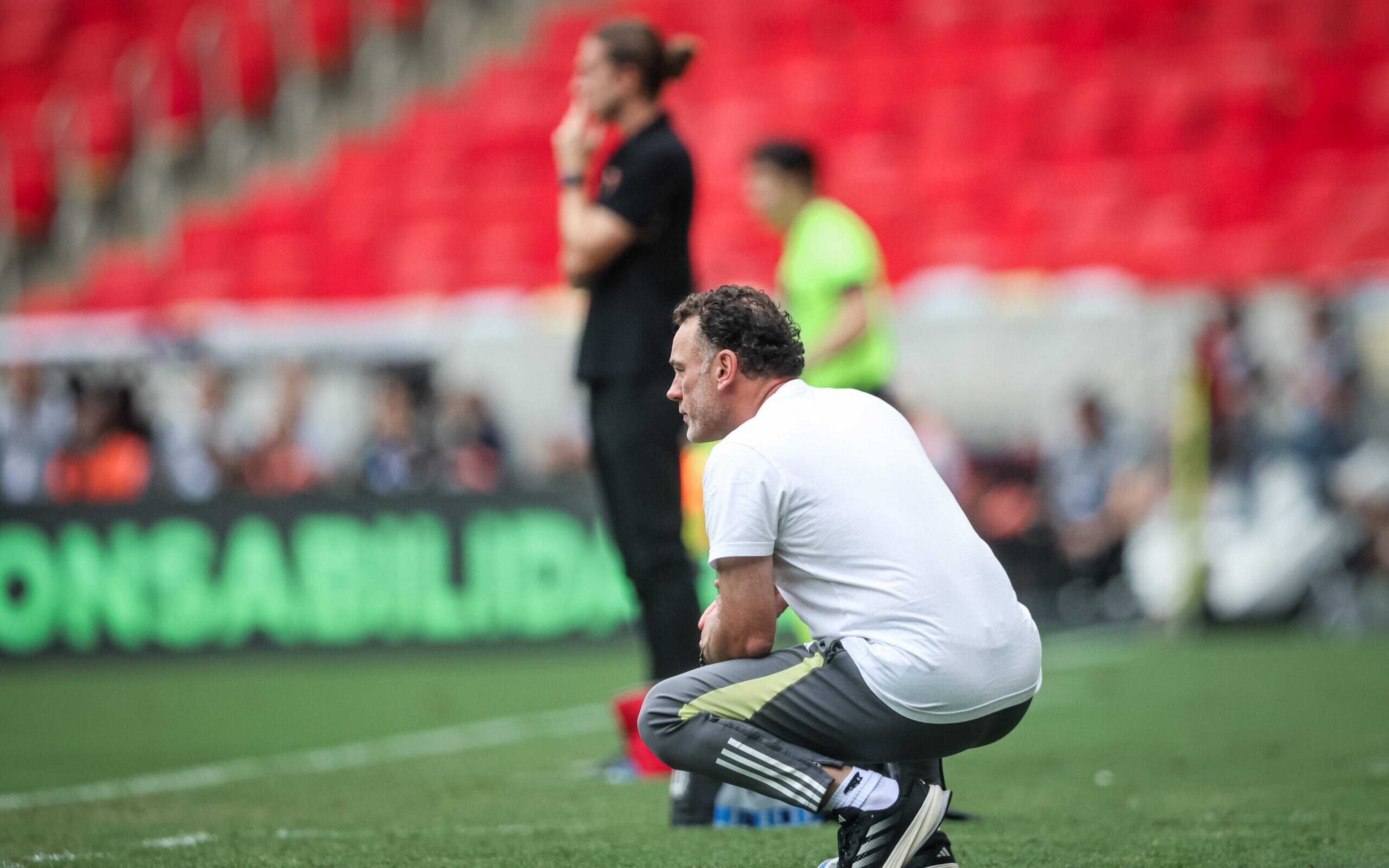 Milito reconhece erros do Atlético-MG e convoca torcida para a Arena MRV