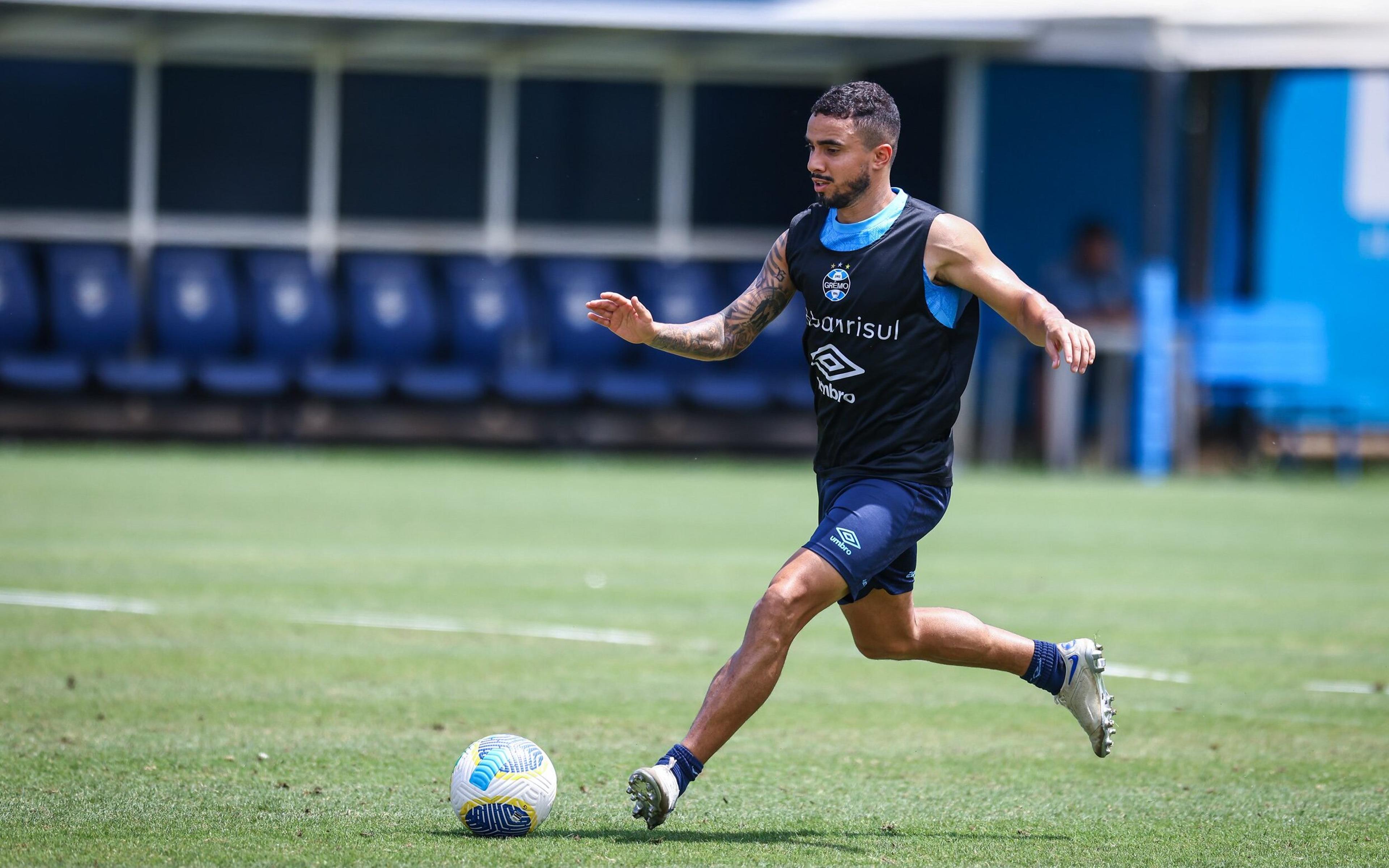 Lateral do Grêmio é absolvido pelo STJD e pode enfrentar o Palmeiras