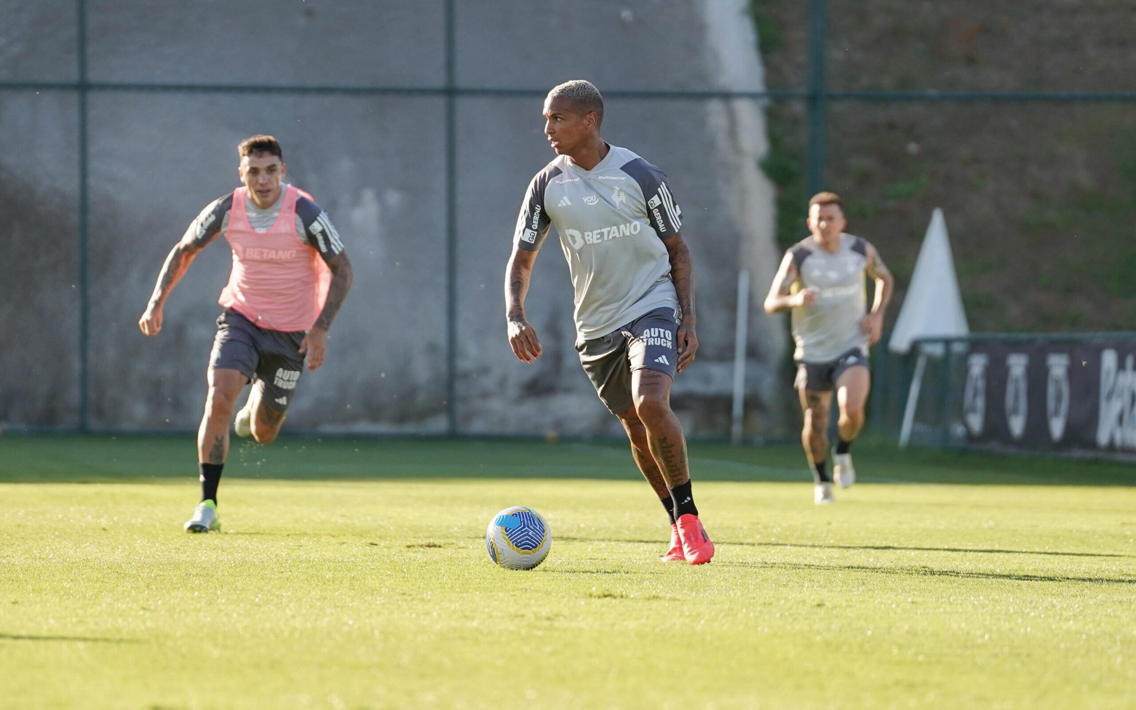 Com ausências, Atlético-MG divulga relacionados para jogo diante do Flamengo