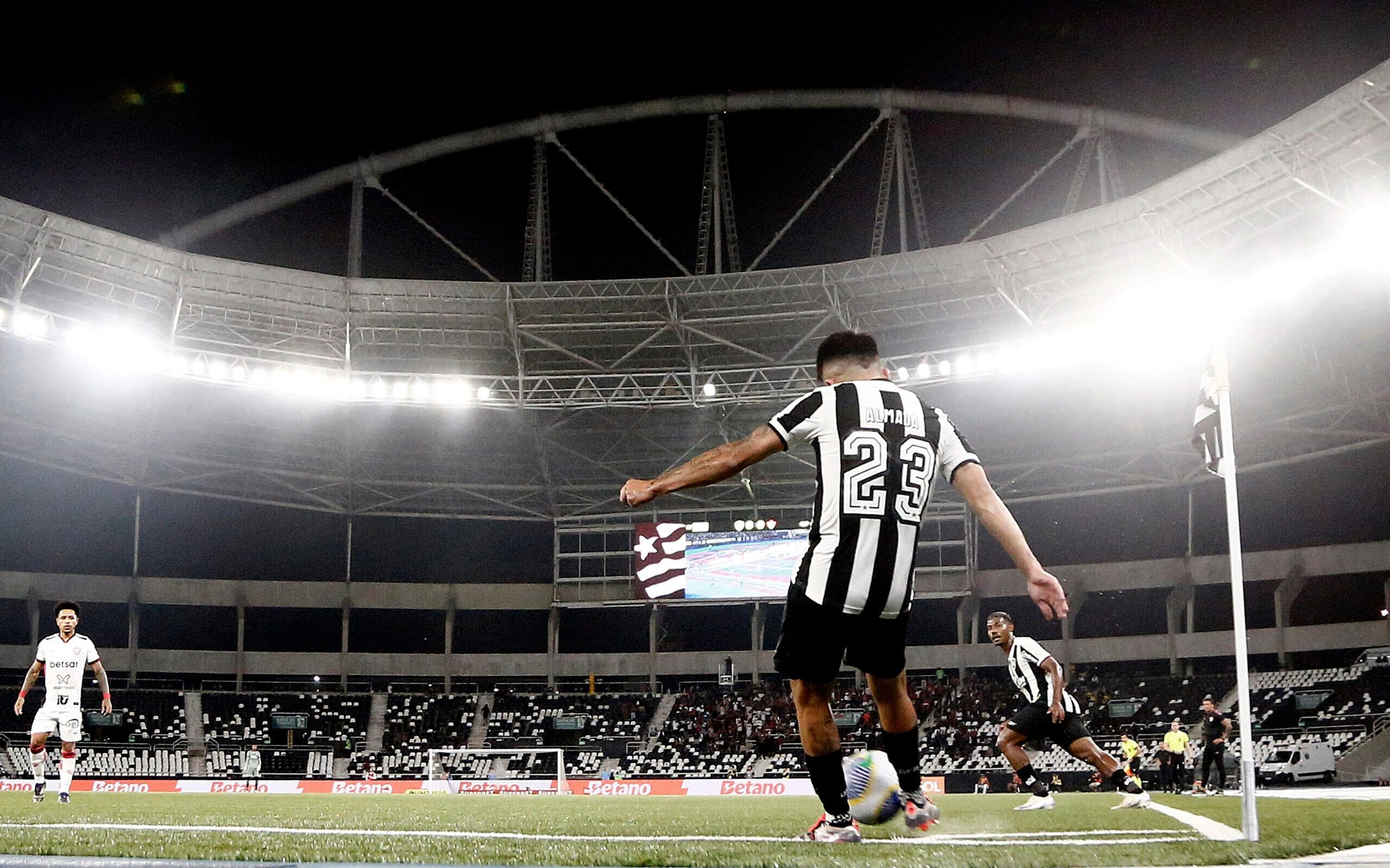 Torcedores do Botafogo se desesperam com gol do Vitória: ‘Tá acontecendo de novo’