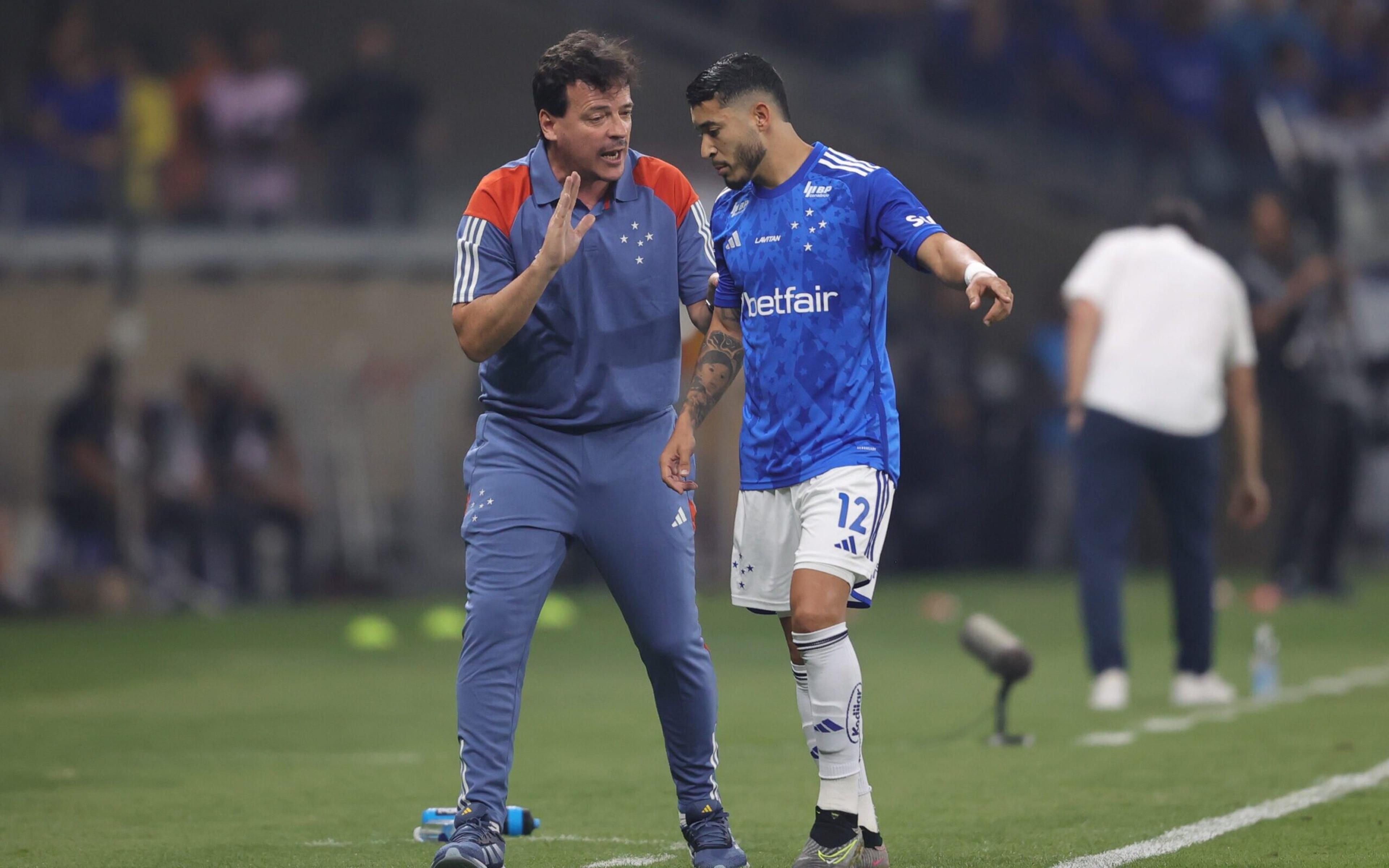 Cruzeiro enfrenta o Criciúma com mais de um time de pendurados