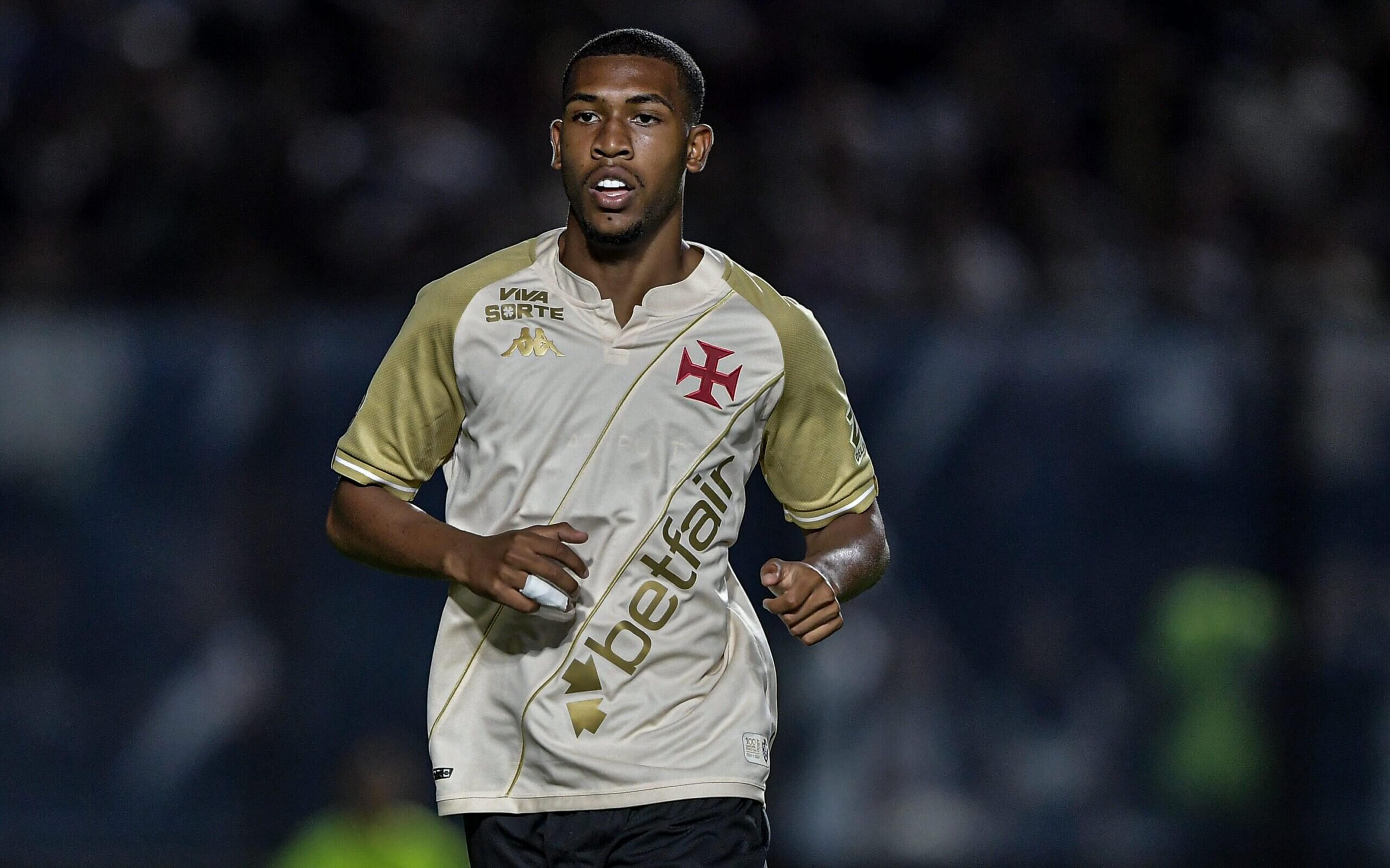 Proposta do Lyon por Rayan, do Vasco, envolve aluguel do Nilton Santos