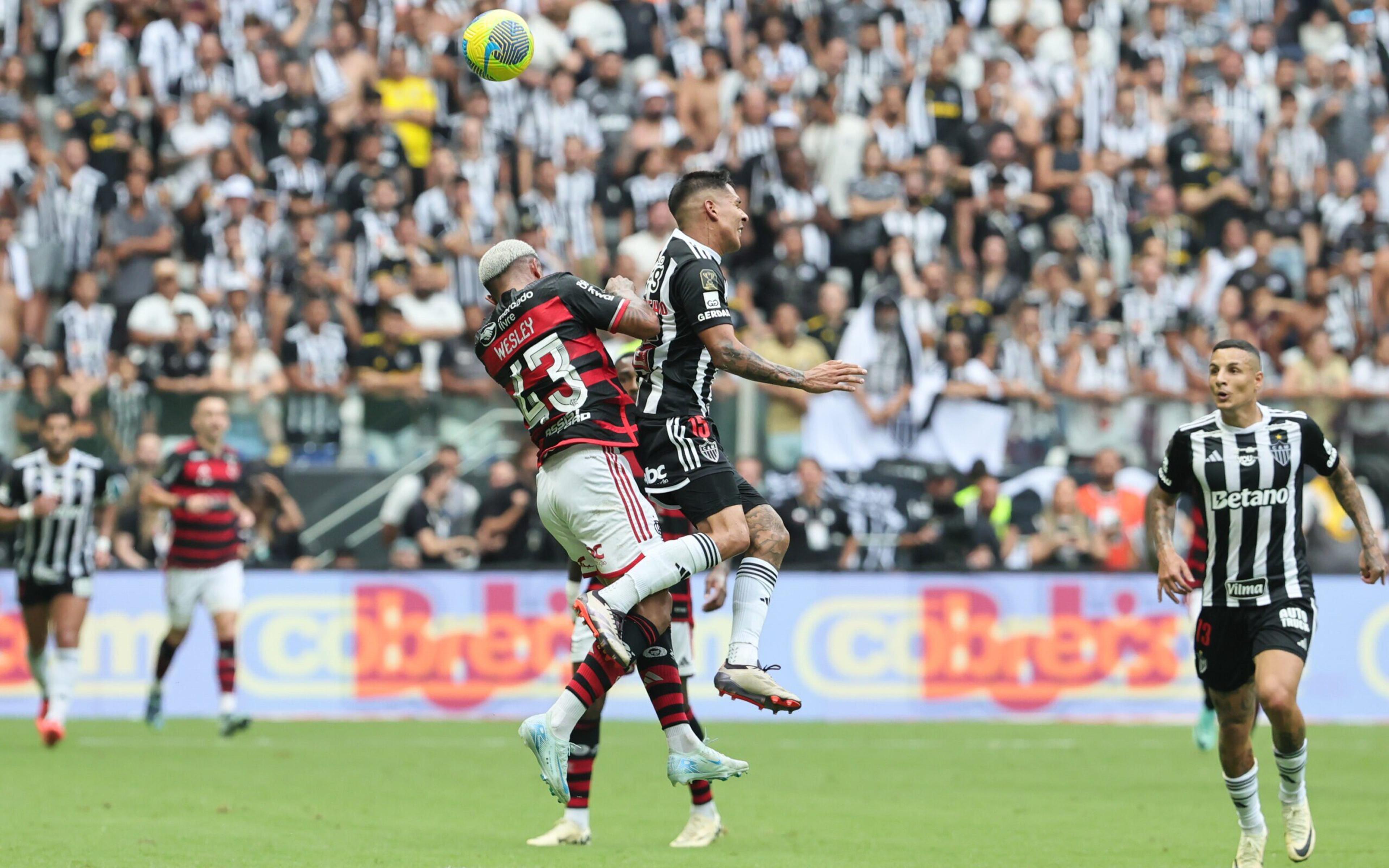 Torcedores do Flamengo exaltam atuação de lateral: ‘Virou o Cafu no auge’