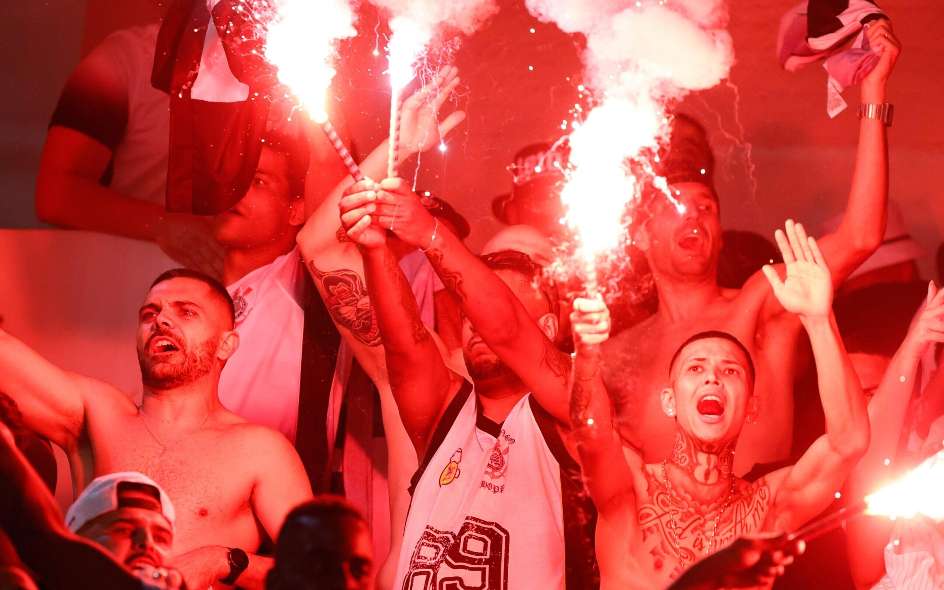 Torcida do Corinthians defende Augusto Melo após virada contra o Criciúma: ‘Não vai ter golpe’