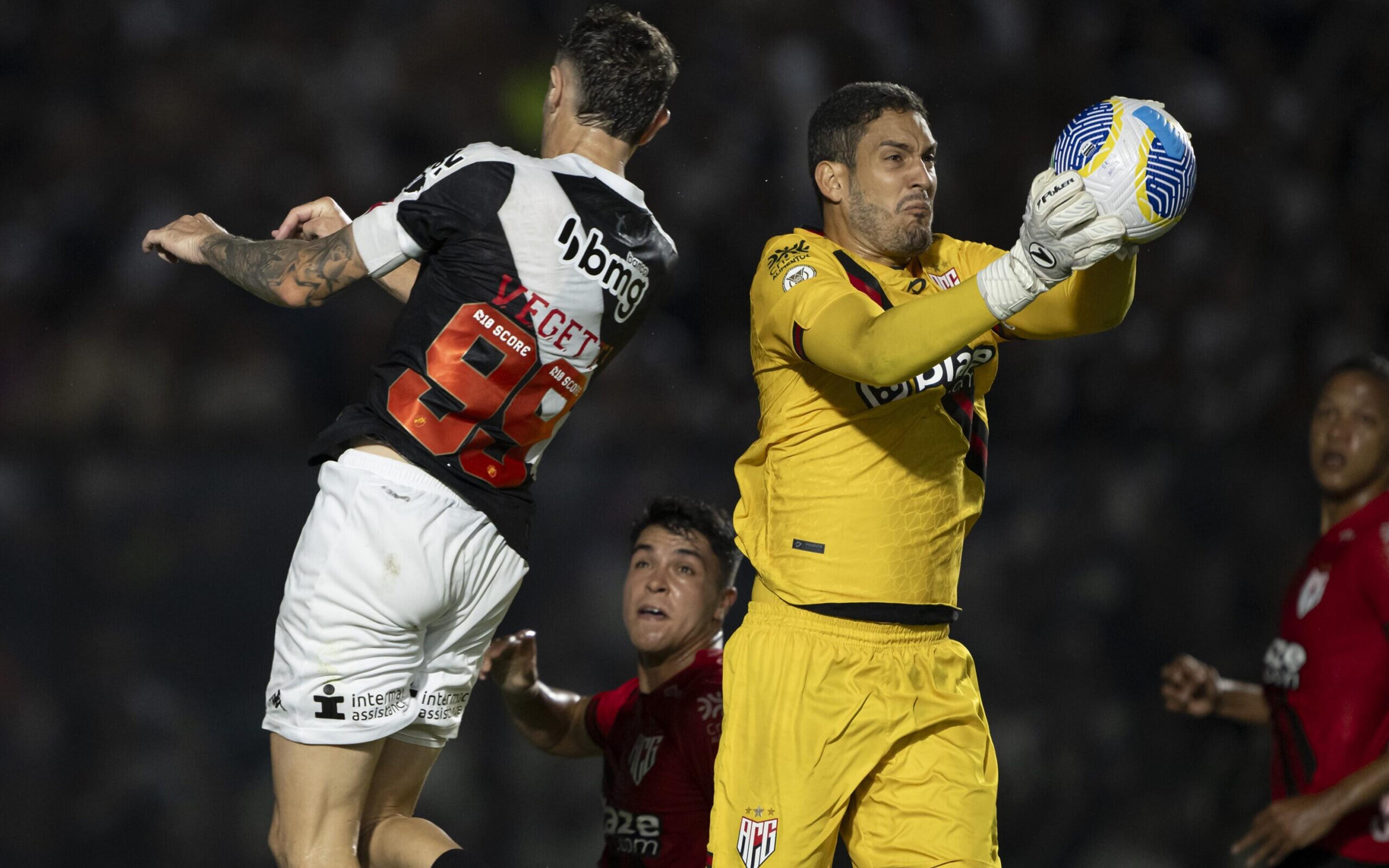 Vasco empata com Atlético-GO no Brasileirão e fica longe da Libertadores