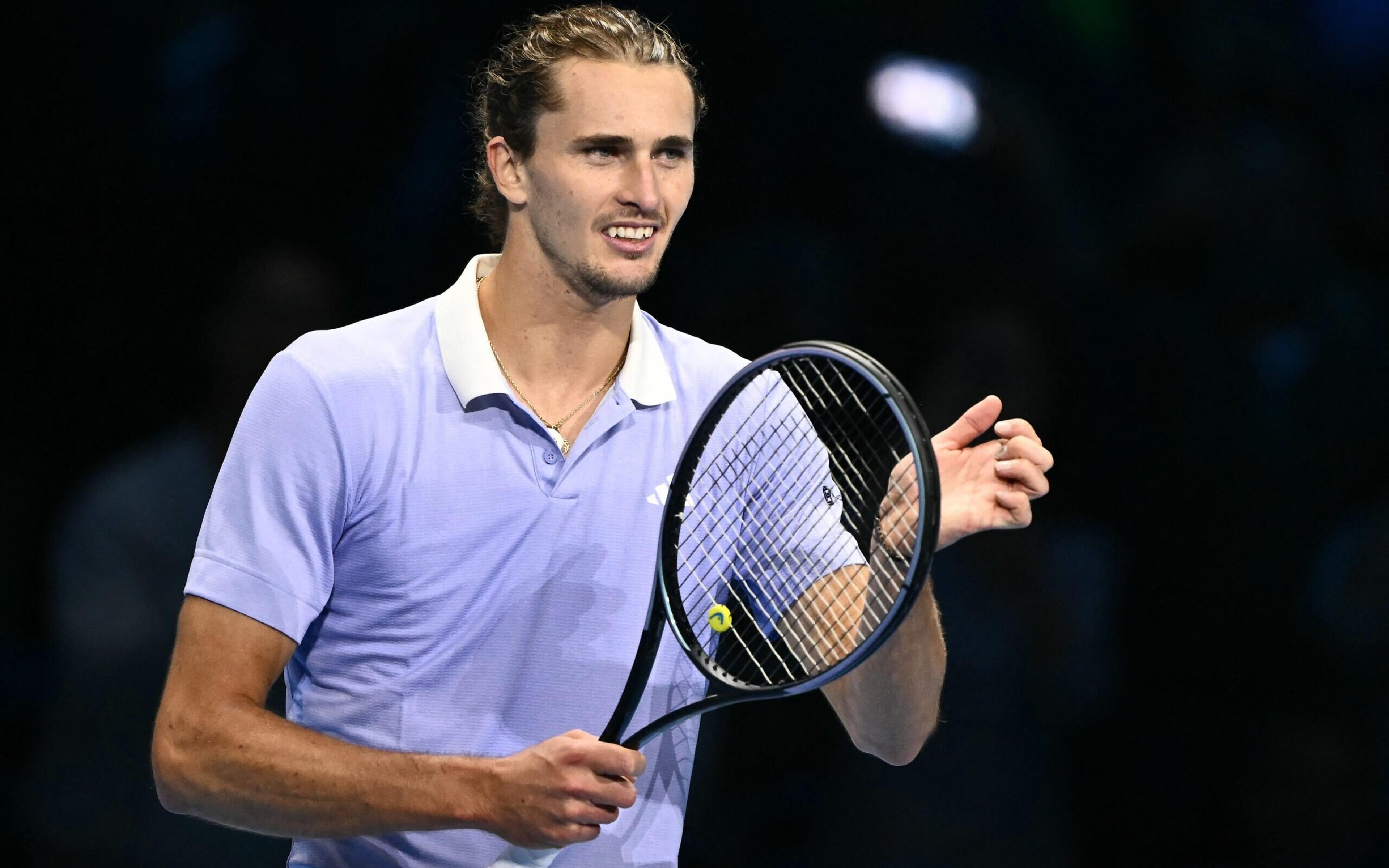 Zverev derruba Alcaraz, se classifica e elimina espanhol do ATP Finals