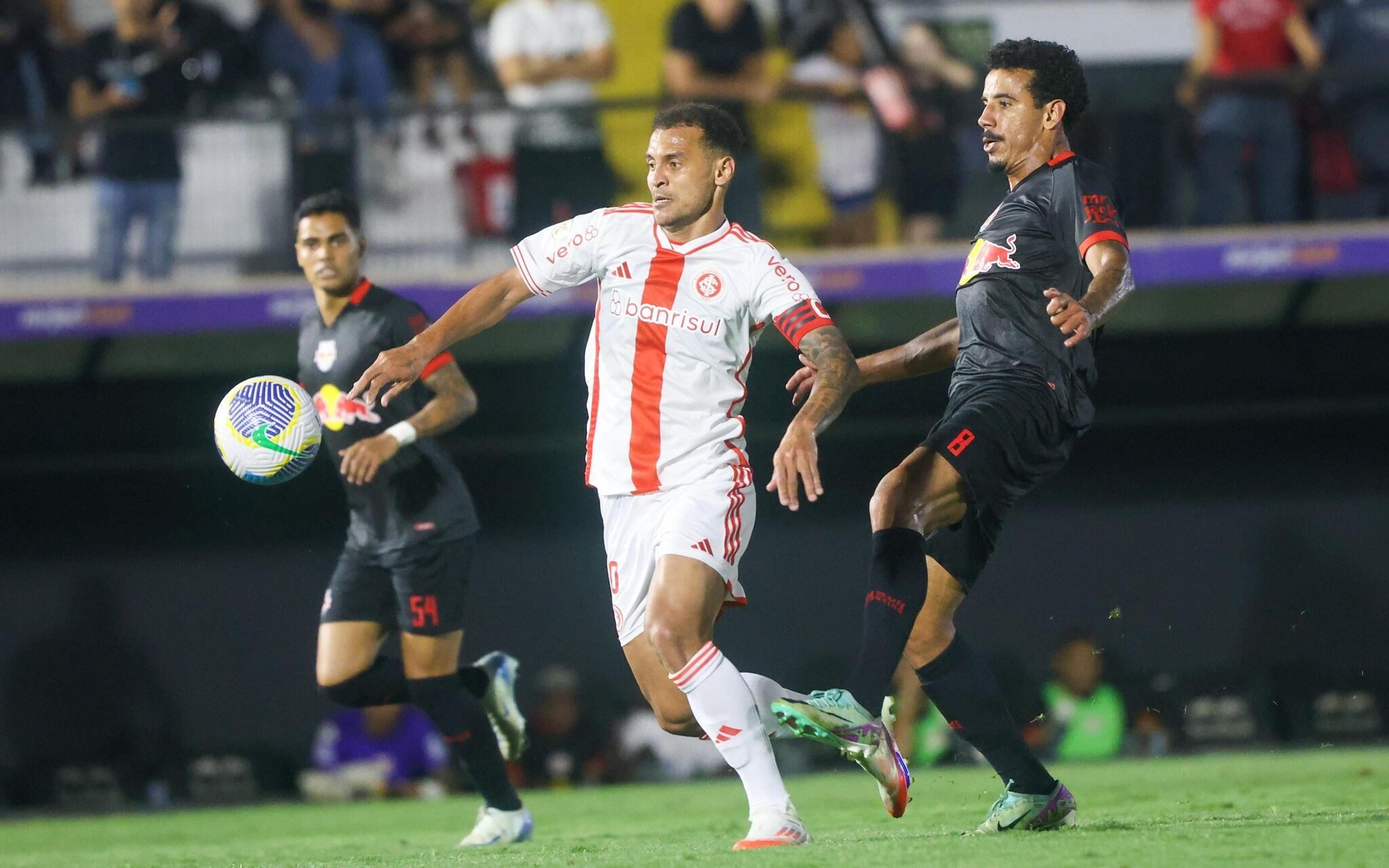 Internacional x Bragantino: onde assistir ao vivo, horário e escalações do jogo pelo Brasileirão