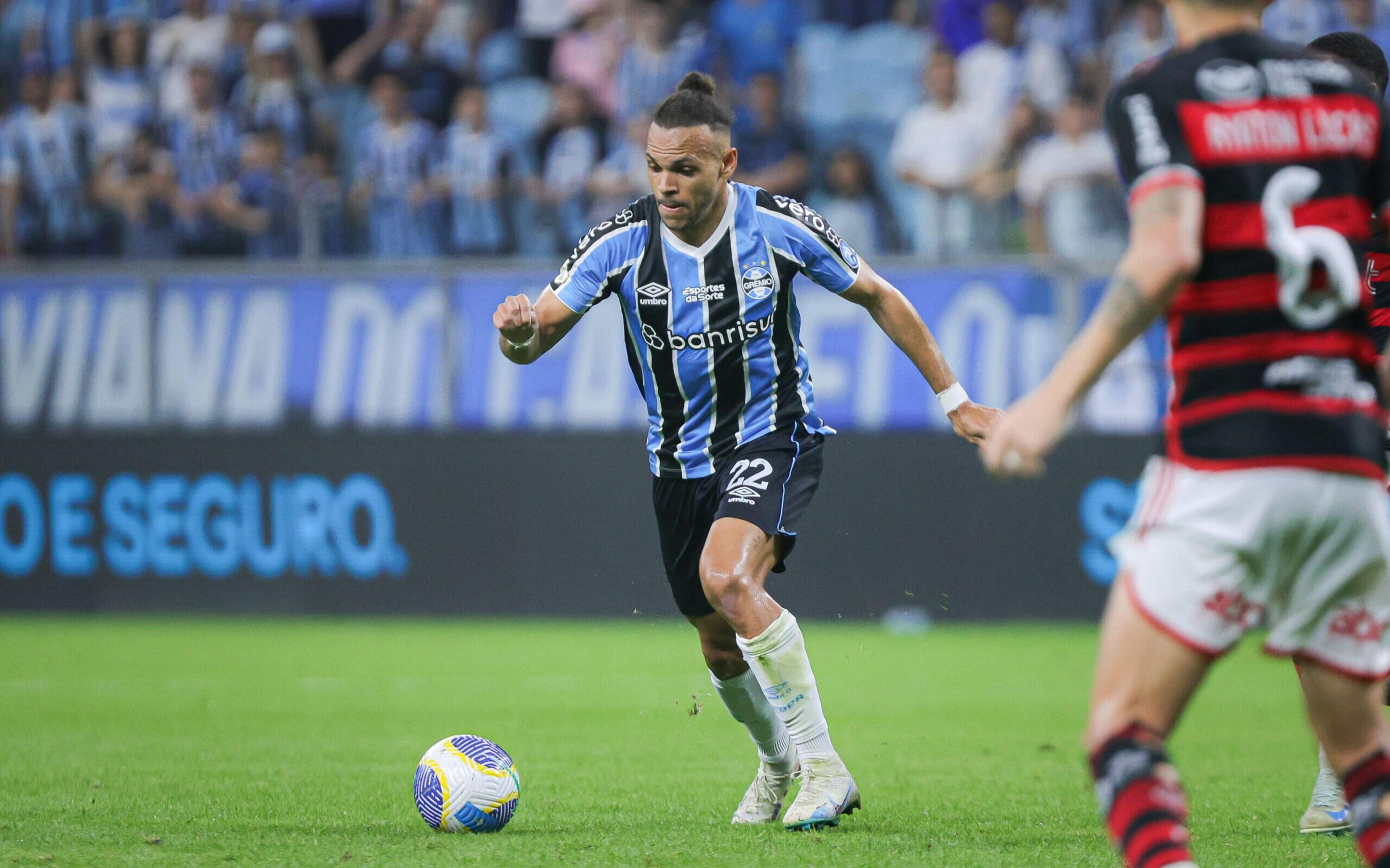 De folga do Grêmio, Braithwaite vai à Espanha receber prêmio