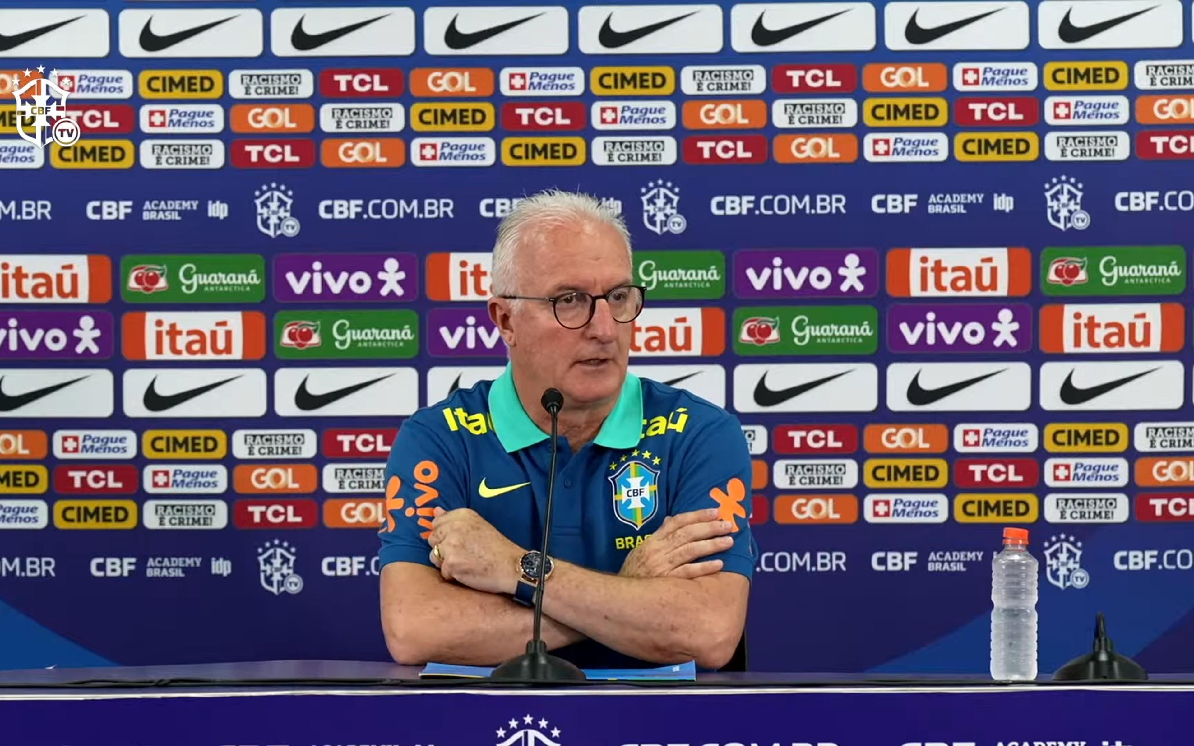 Dorival explica tática no ataque da Seleção Brasileira: ‘Liberdade é fundamental’