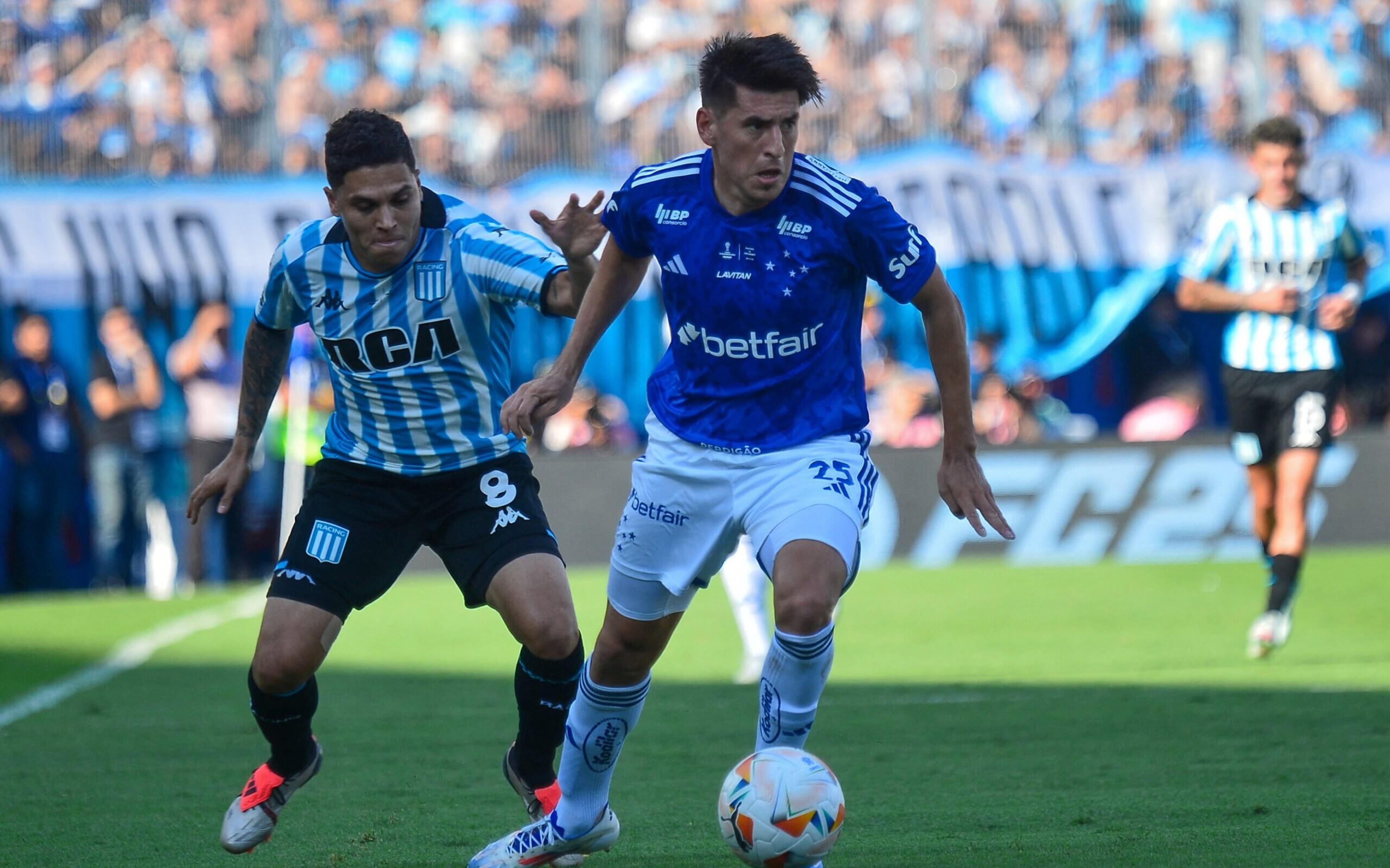 Internautas apontam erro grave da arbitragem na final entre Cruzeiro e Racing