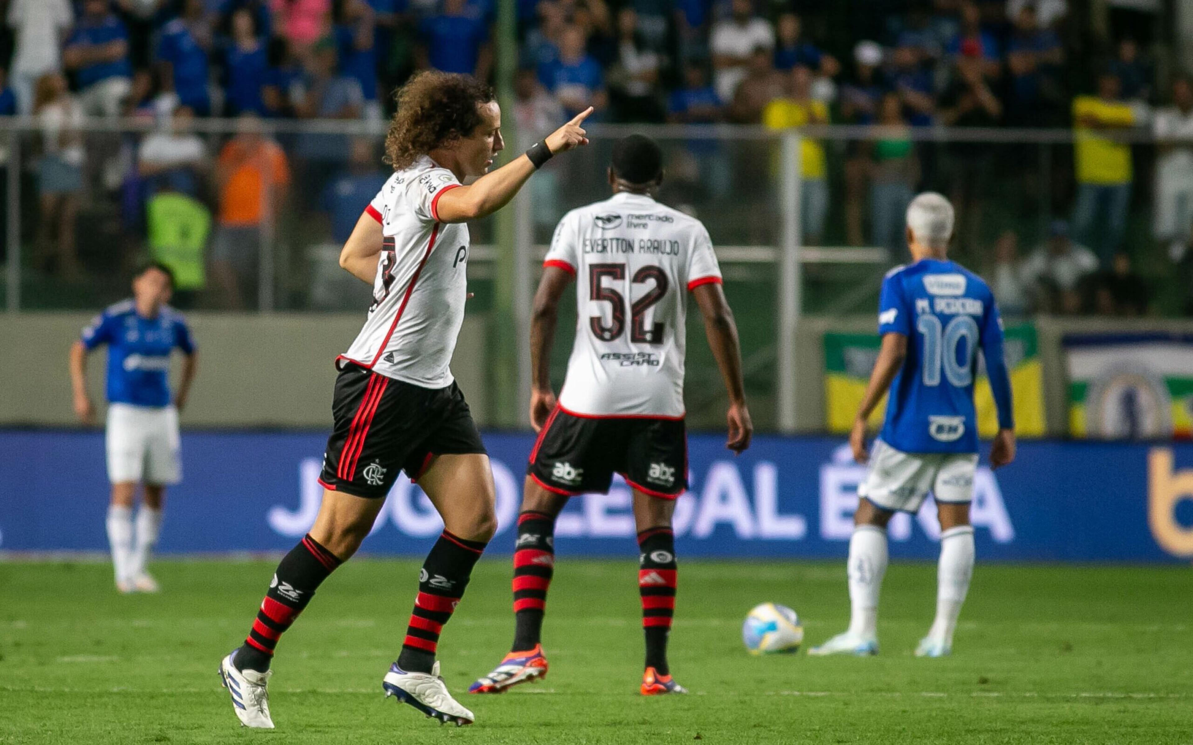 David Luiz leva torcedores do Flamengo à loucura com gol de falta: ‘Finalmente’