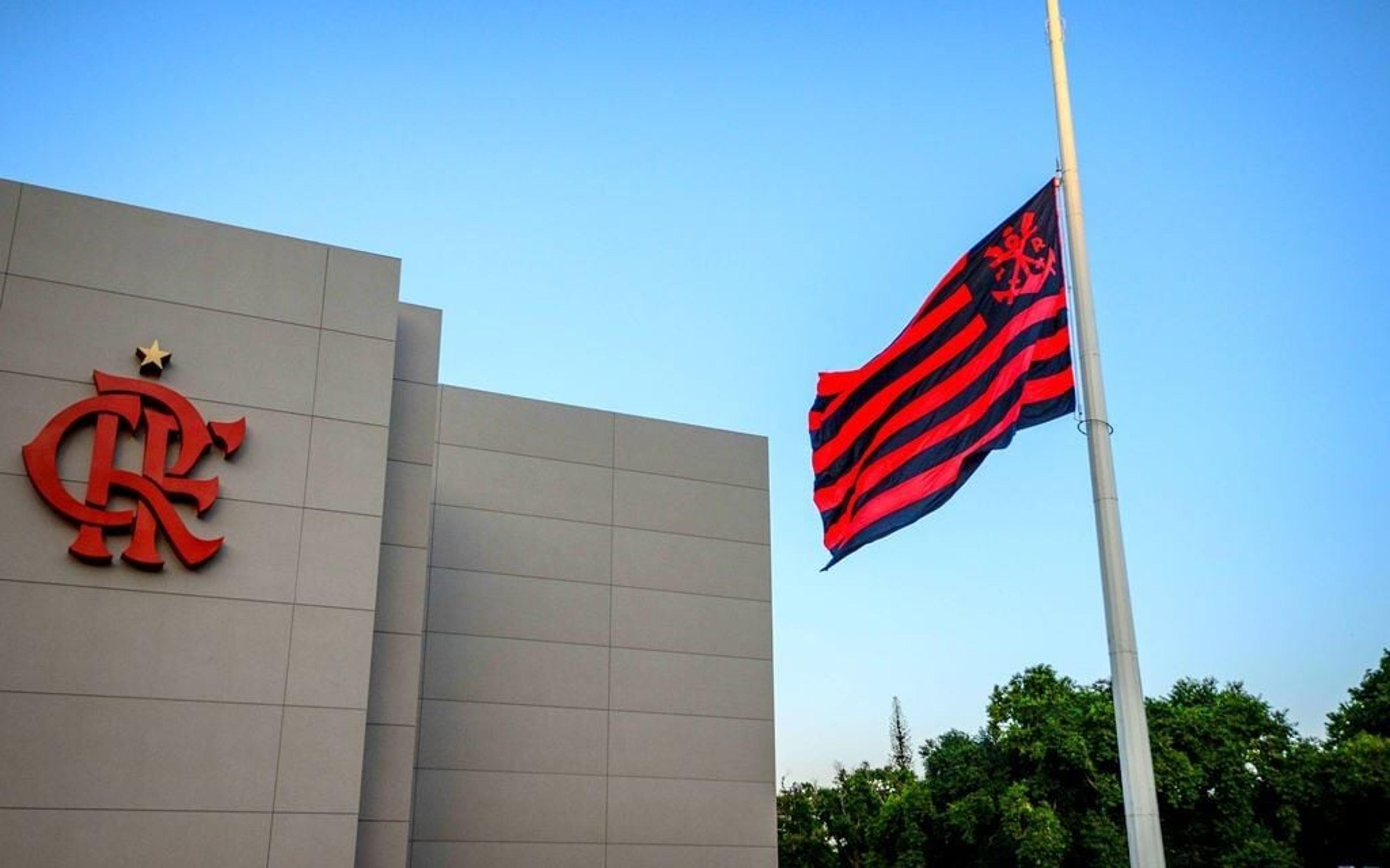 Miniestádio do Flamengo no Ninho do Urubu está ganhando forma; confira