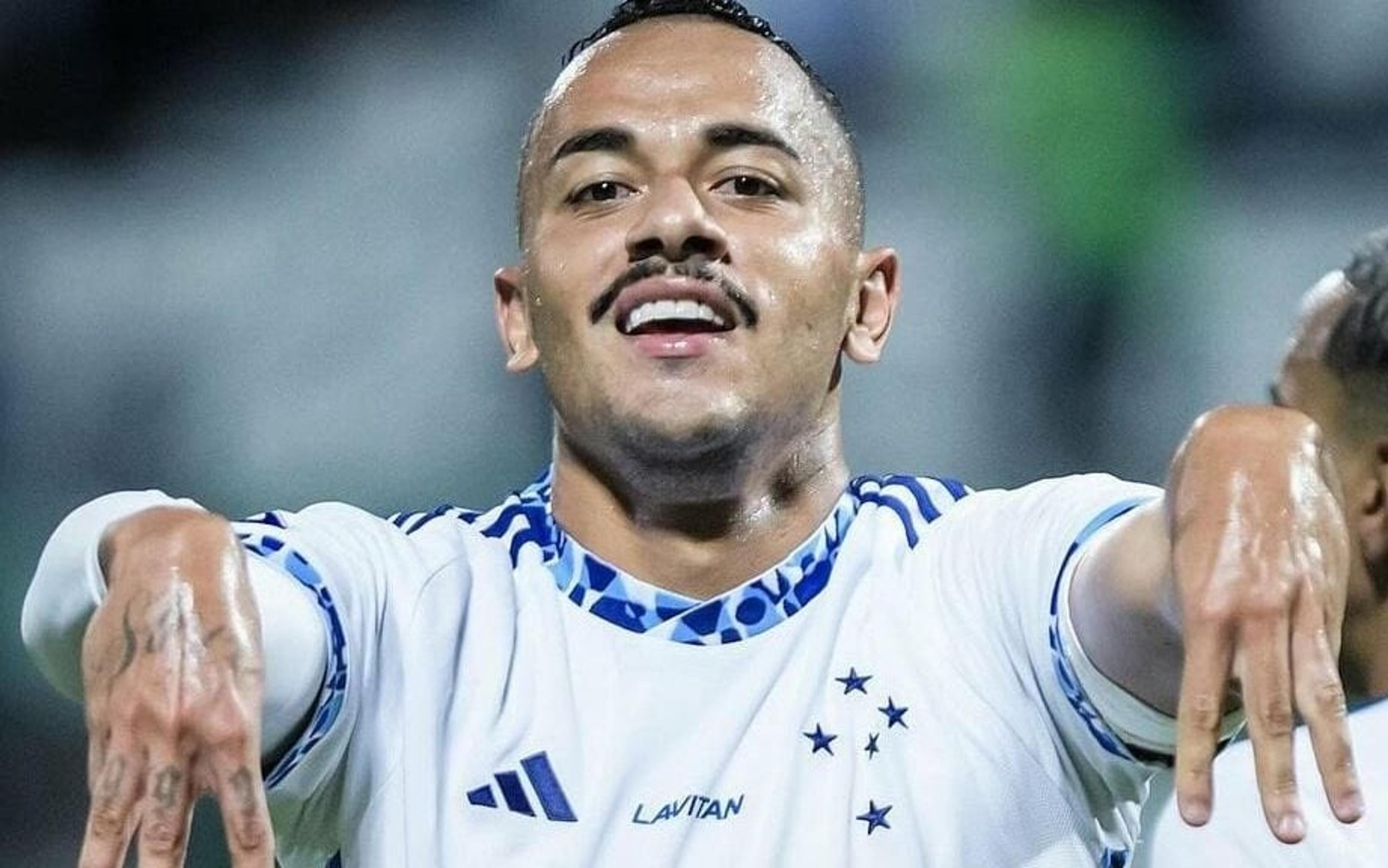 Cruzeiro negocia venda de atacante para clube japonês; confira valores