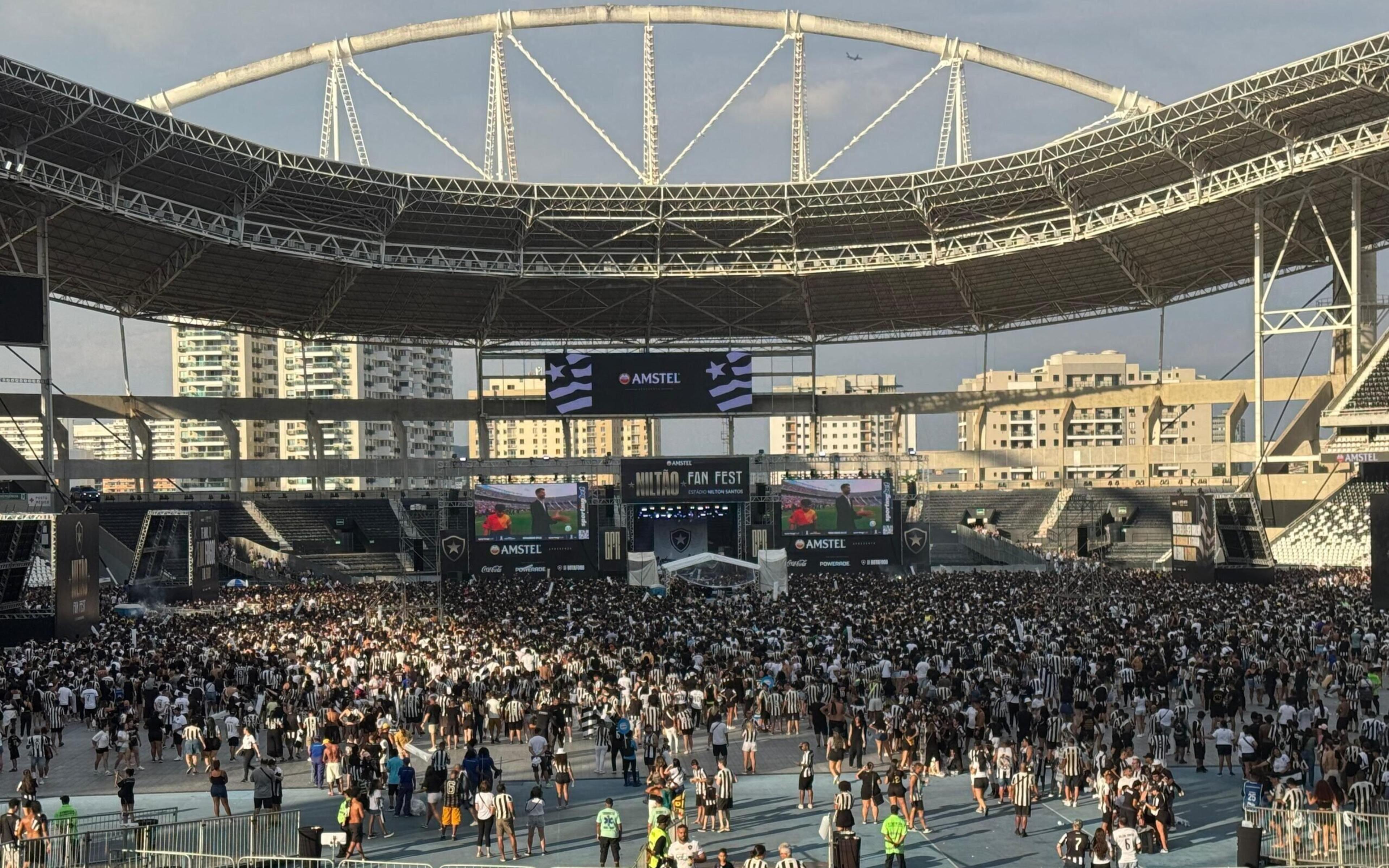 Saiba as reações da torcida do Botafogo no primeiro tempo da final da Libertadores