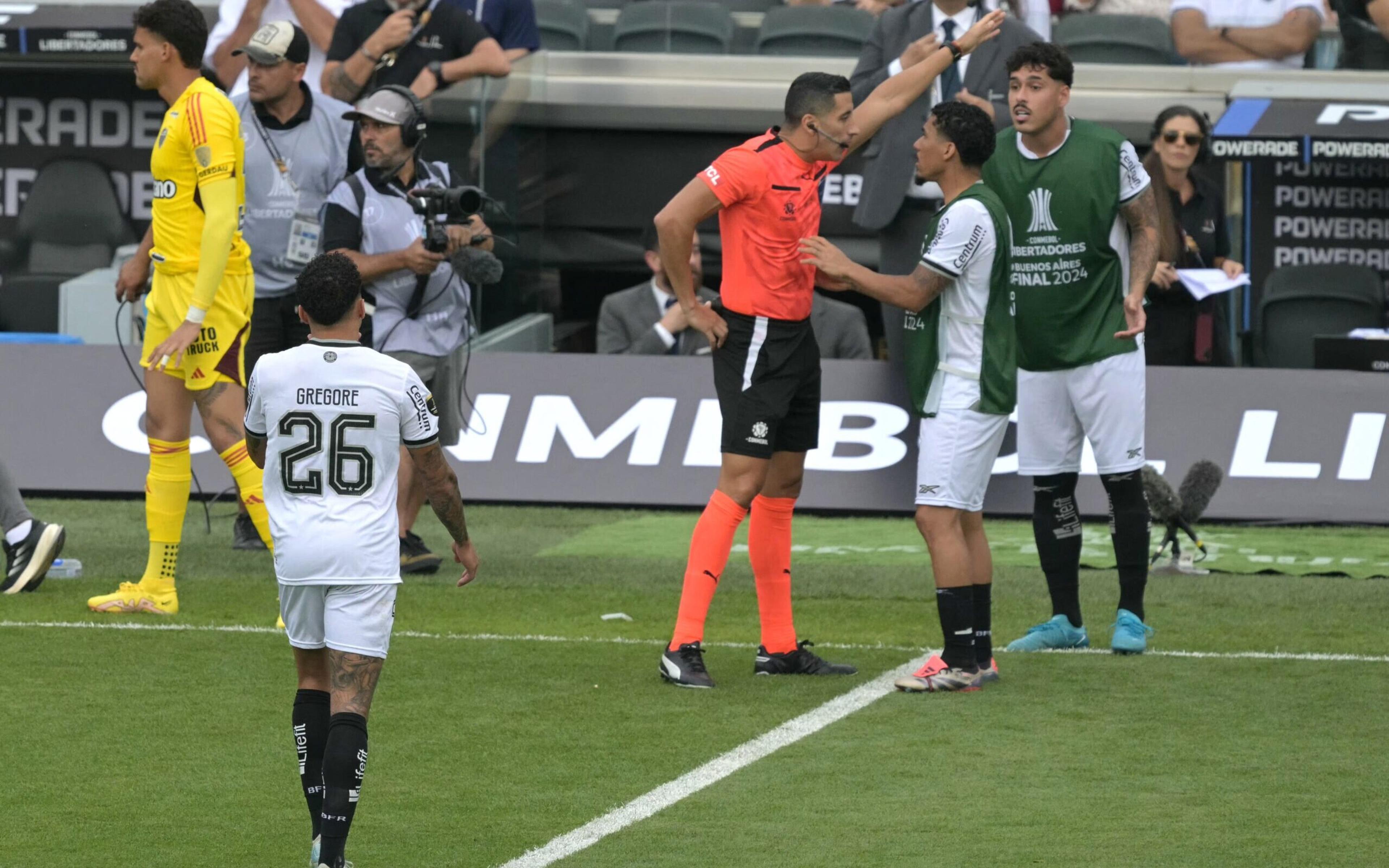 Gregore, do Botafogo, tem 3ª expulsão mais rápida da história da Libertadores