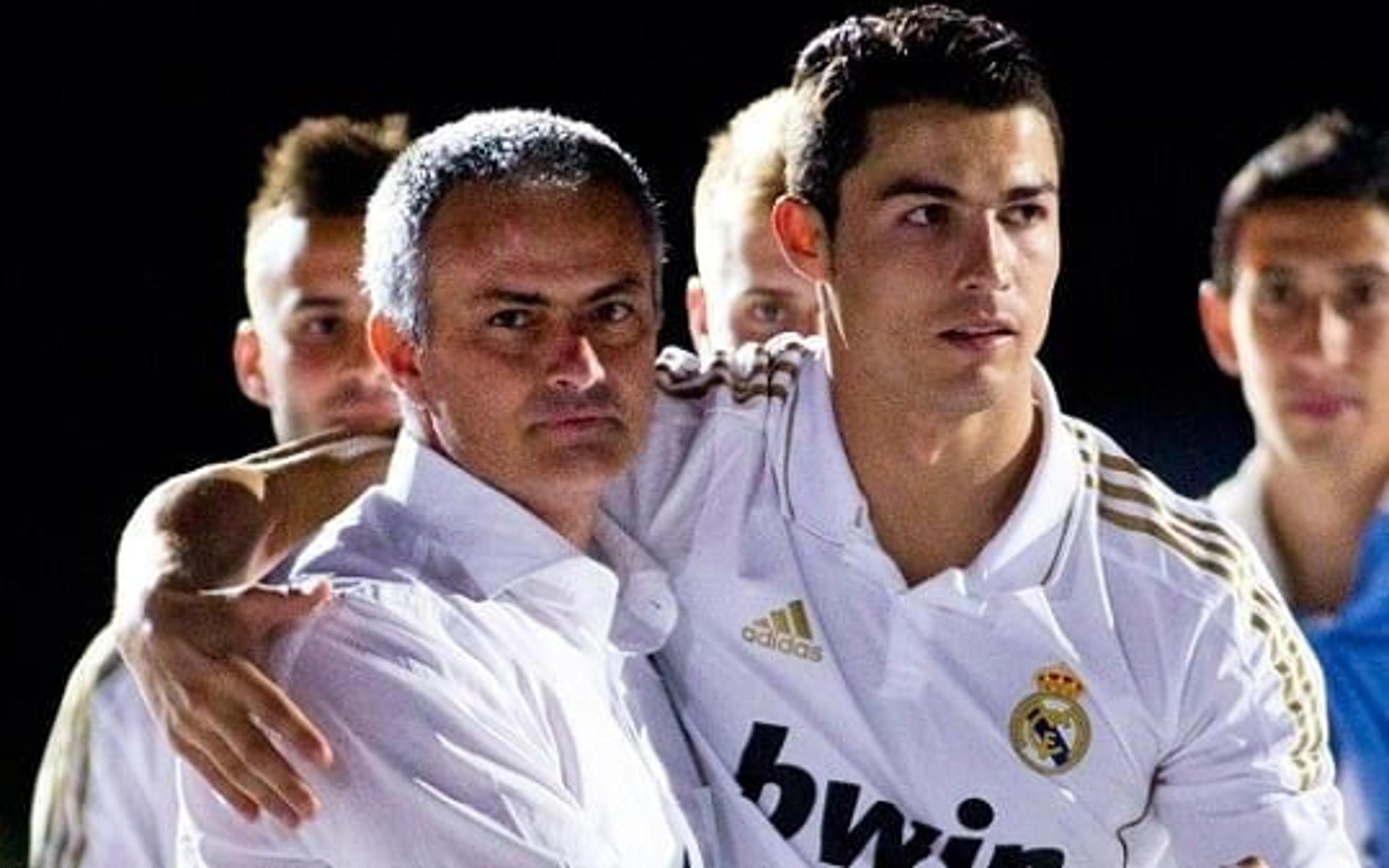 Mourinho tenta convencer Cristiano Ronaldo a deixar o Al-Nassr; entenda