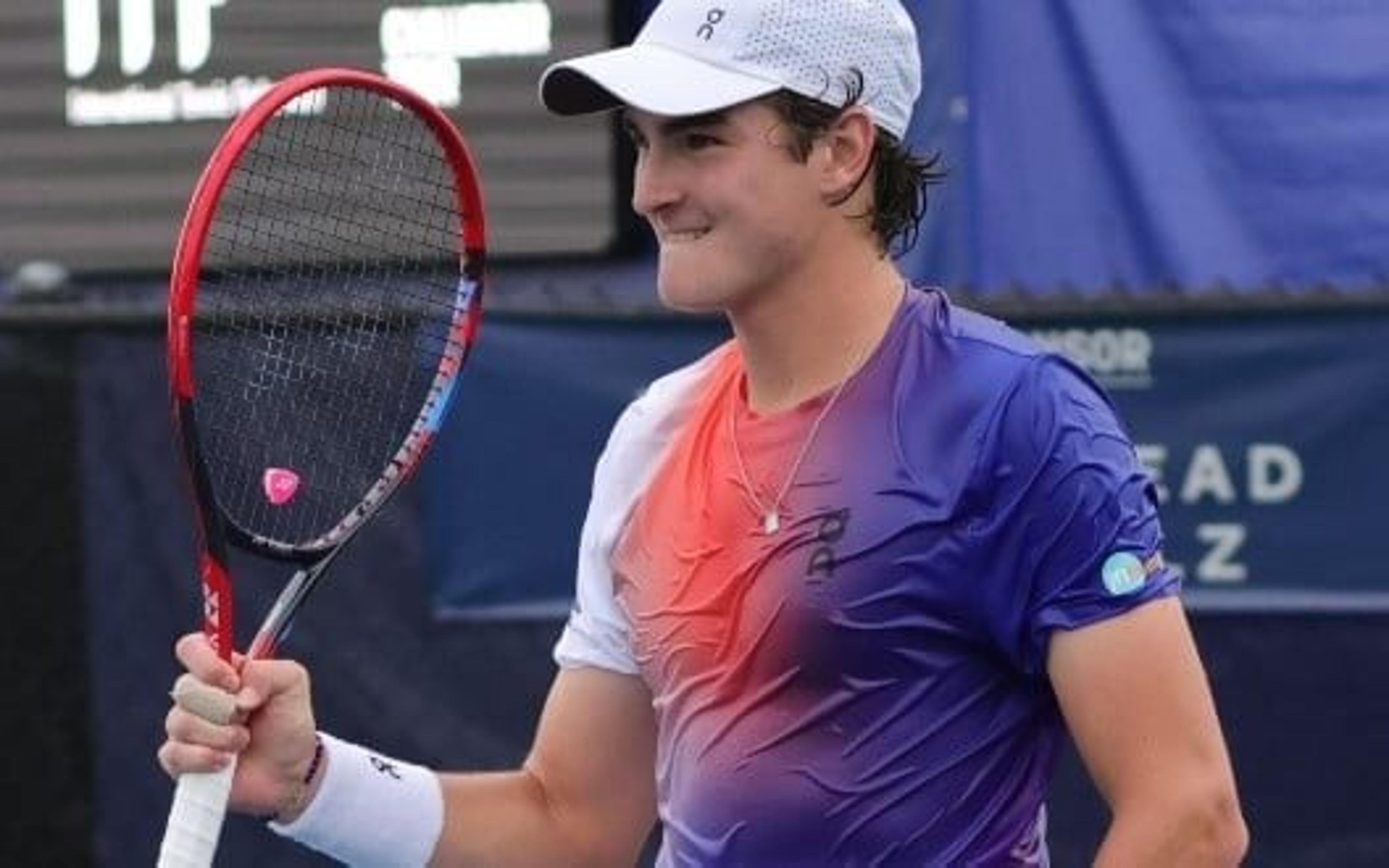 João Fonseca se machuca, salva match-point e derruba Landaluce em Lyon