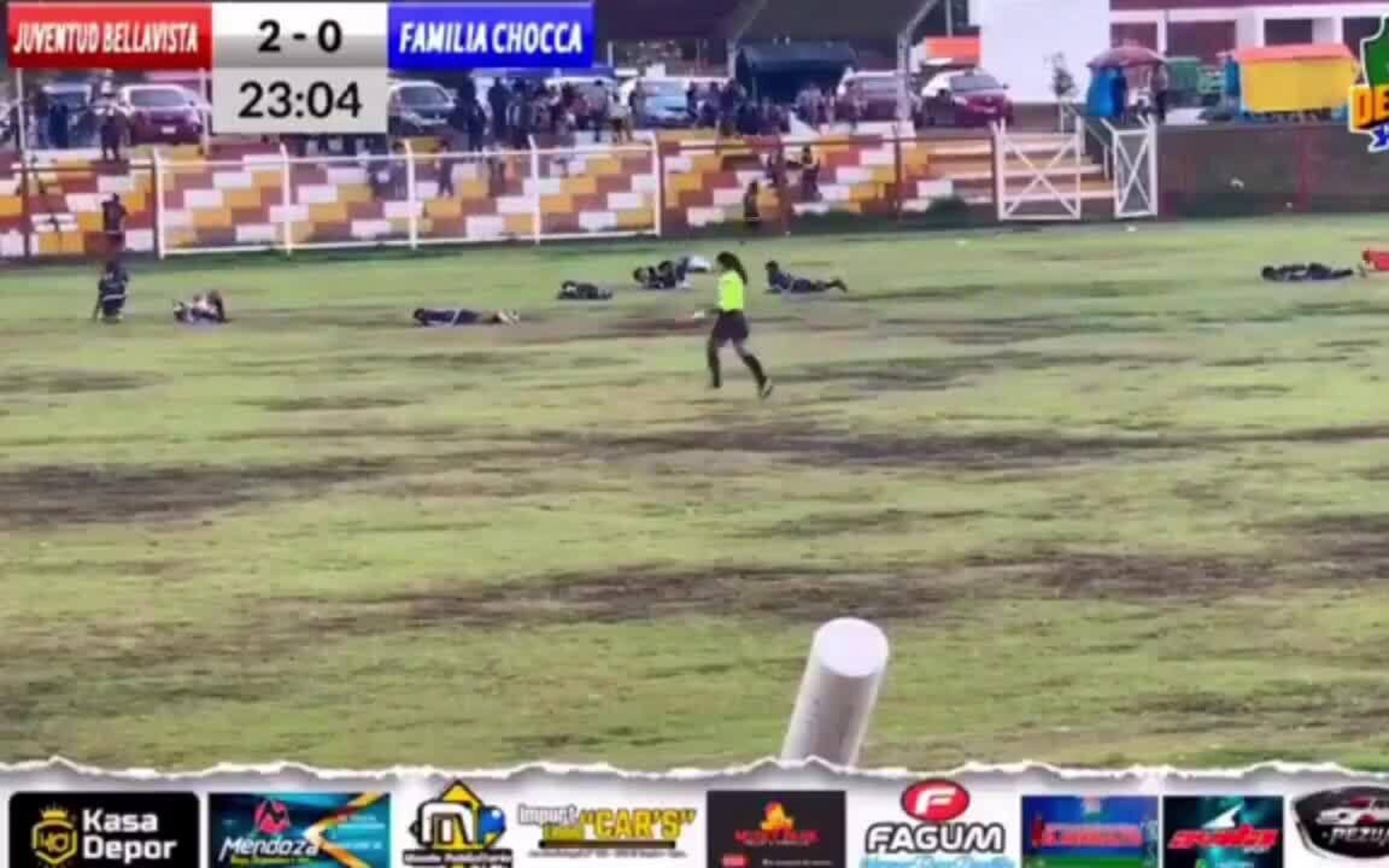 Jogador morre após ser atingido por raio durante jogo no Peru