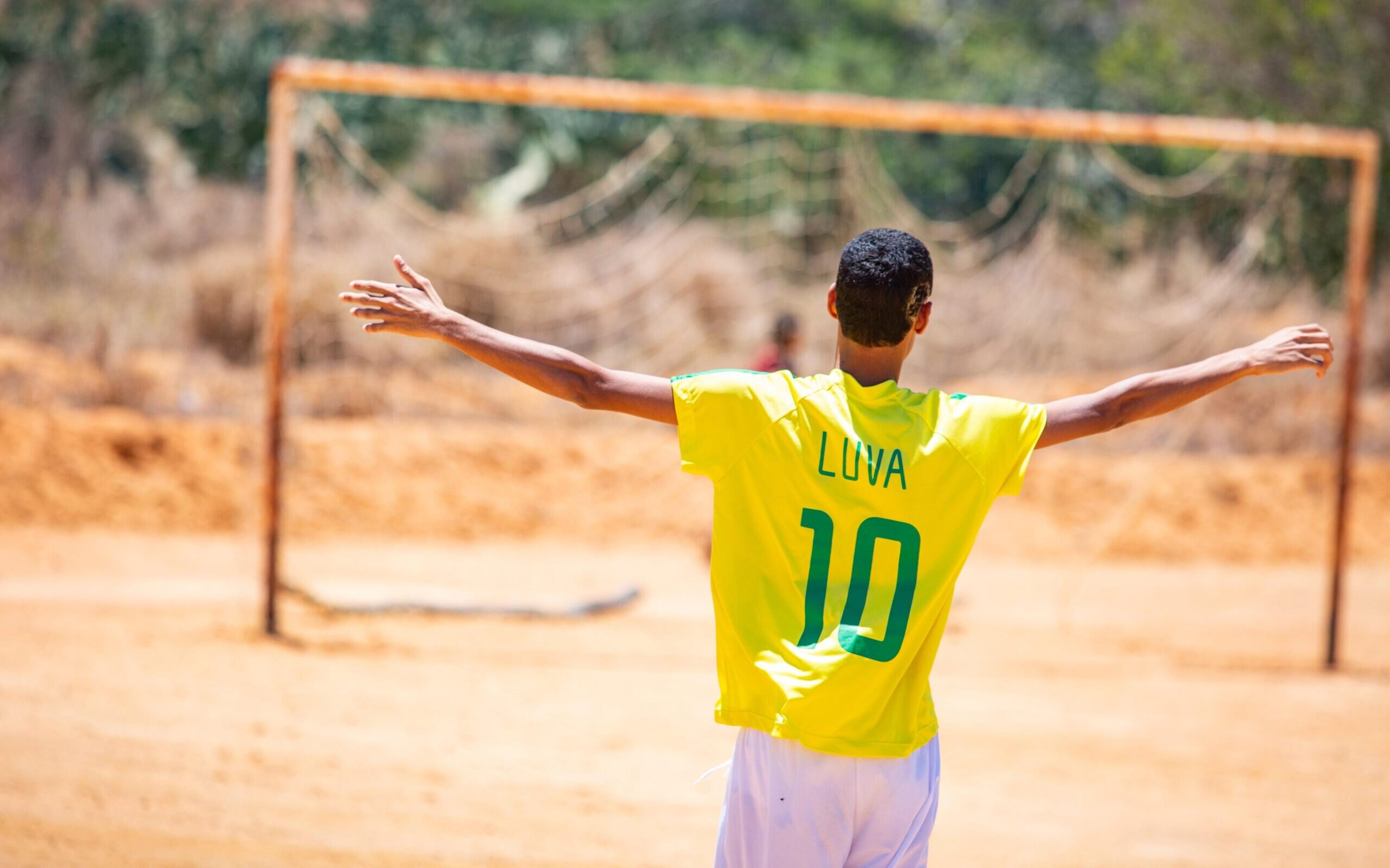 Luva de Pedreiro ganha série documental e mostra que é o rei da jogada