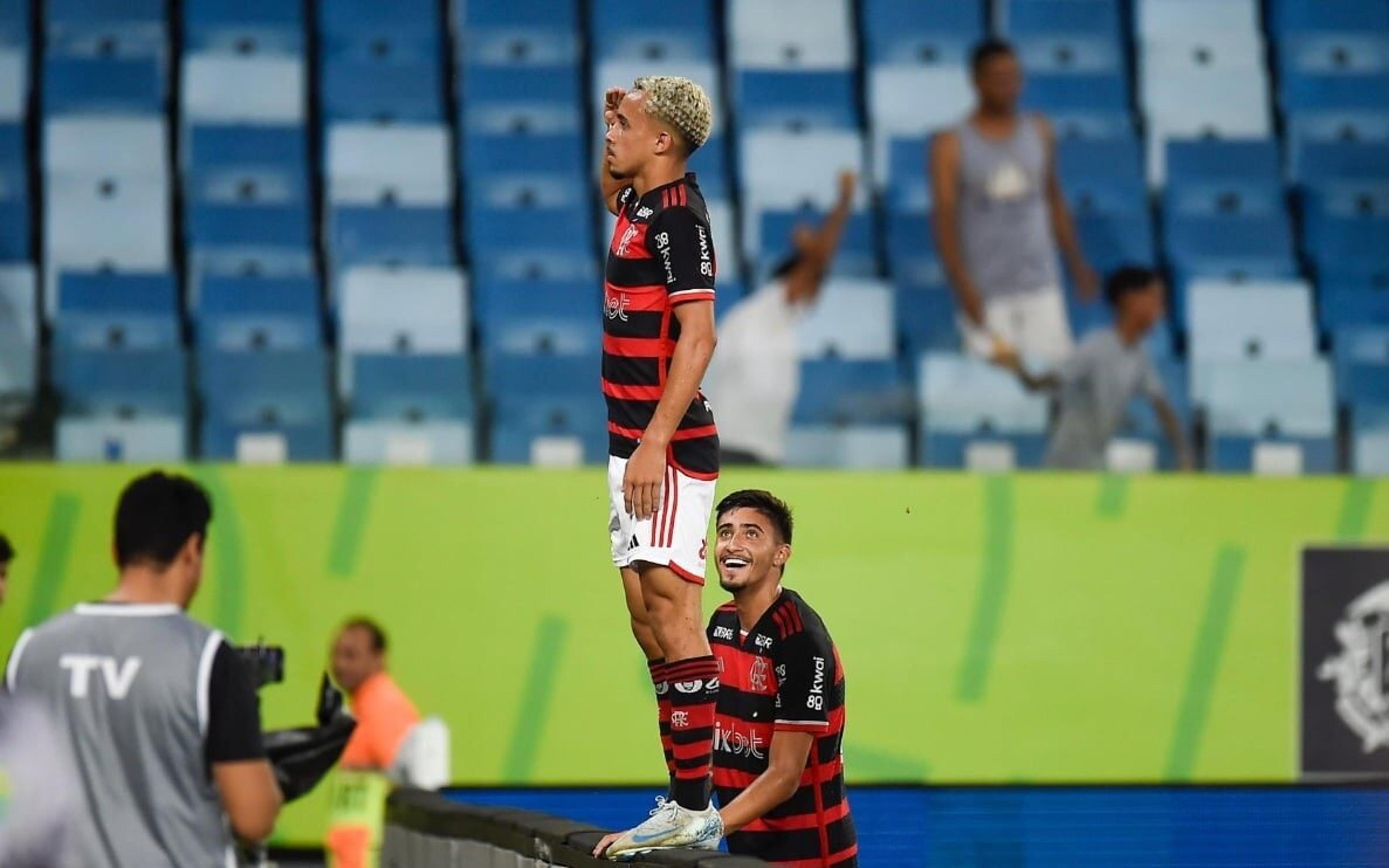 Titular do Flamengo brinca com Matheus Gonçalves após gol: ‘Brabo, Motels’