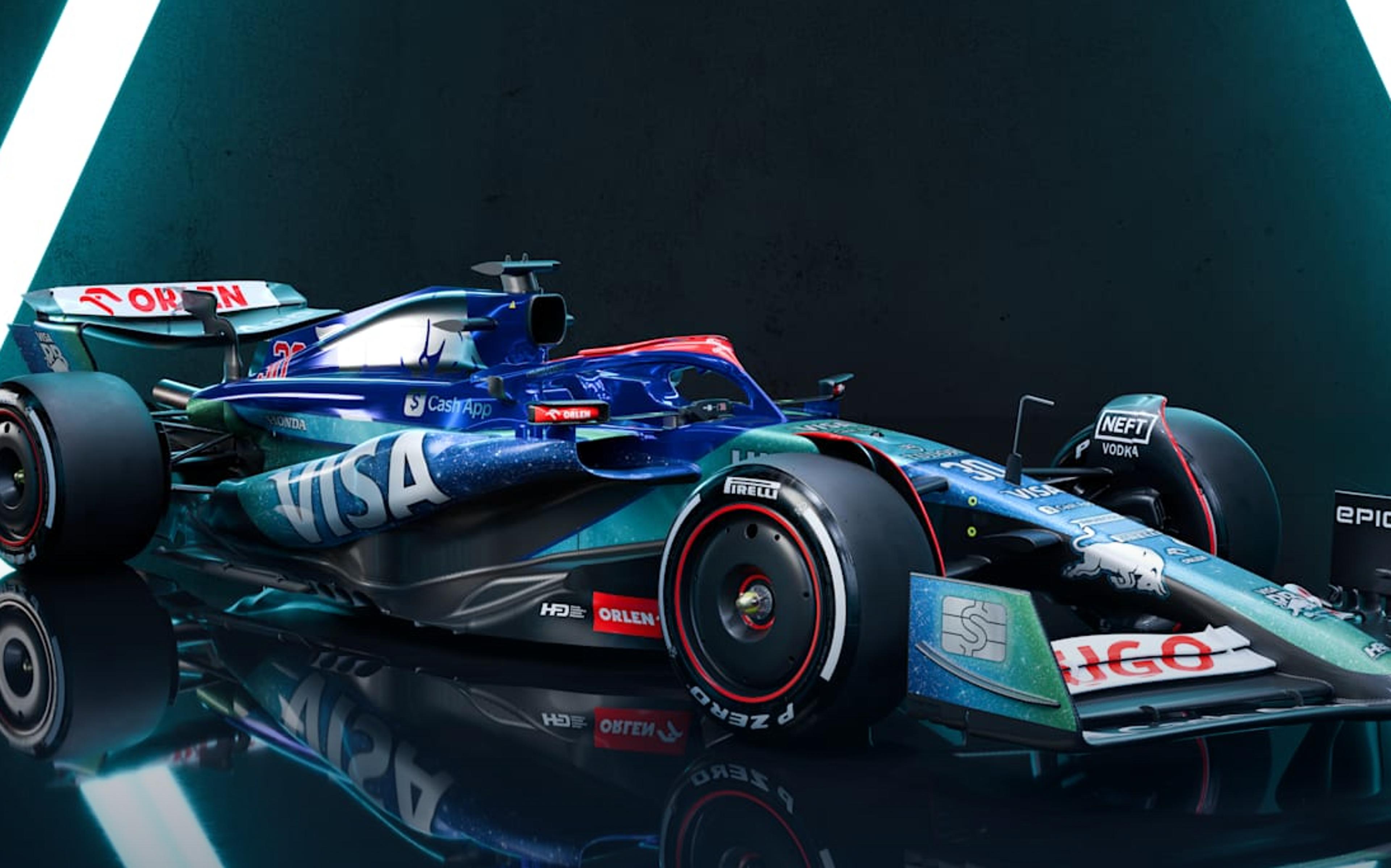 RB mescla azul com verde e joga purpurina em pintura especial para GP de Las Vegas de F1