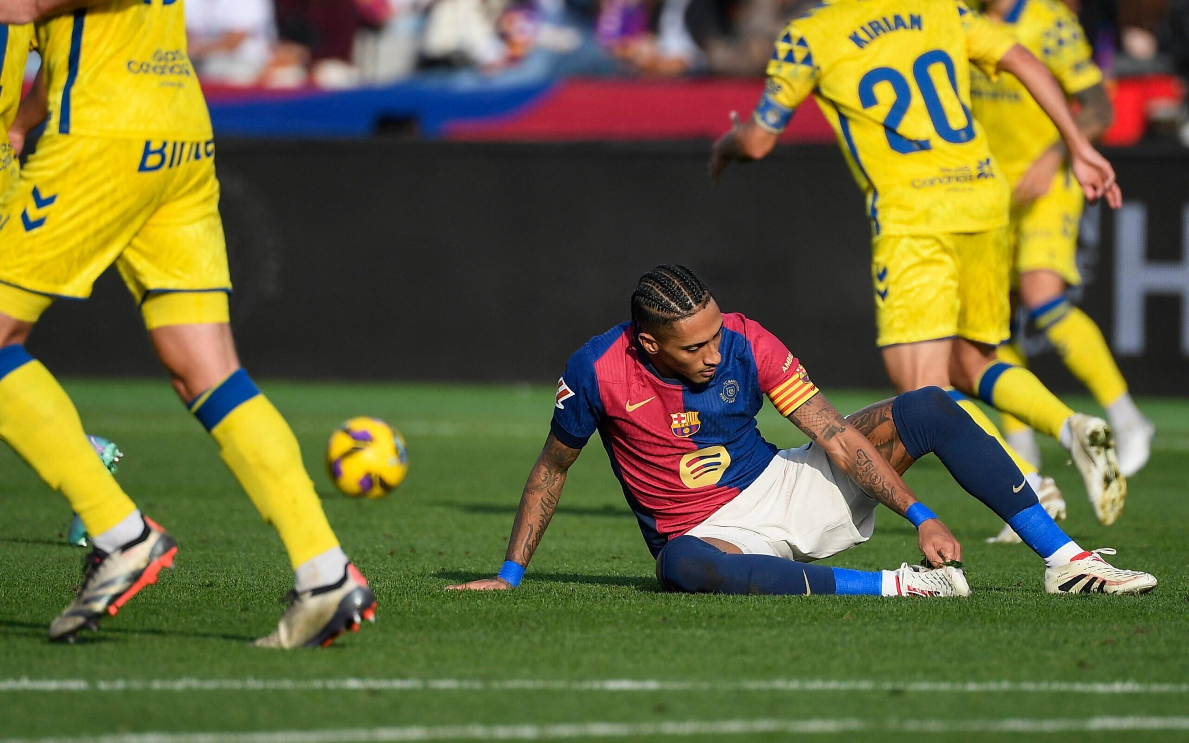 Com gol de Raphinha, Barcelona perde para Las Palmas e vê liderança ameaçada