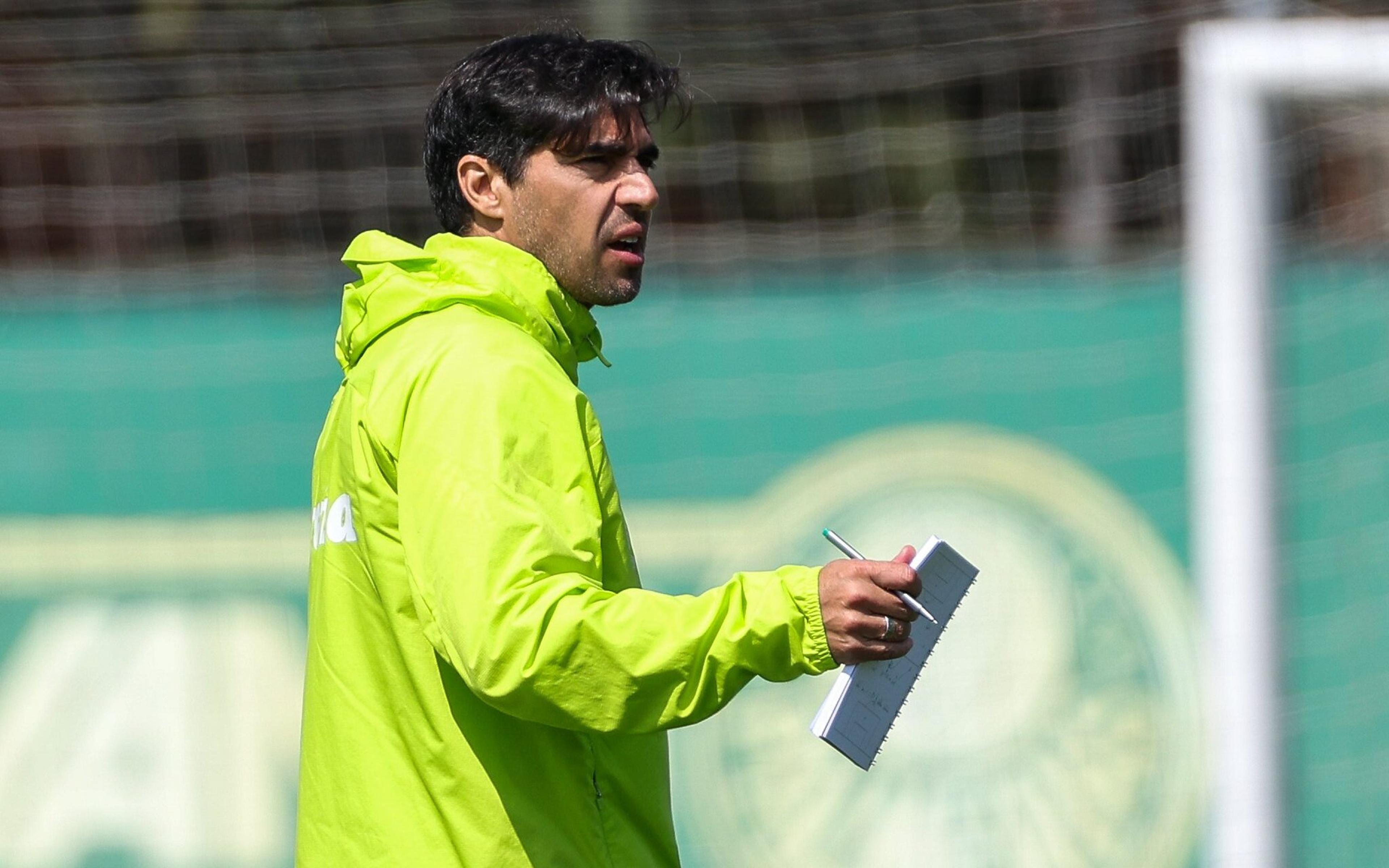 Palmeiras segue preparação para jogo contra o Cruzeiro, e Abel testa mudanças na escalação