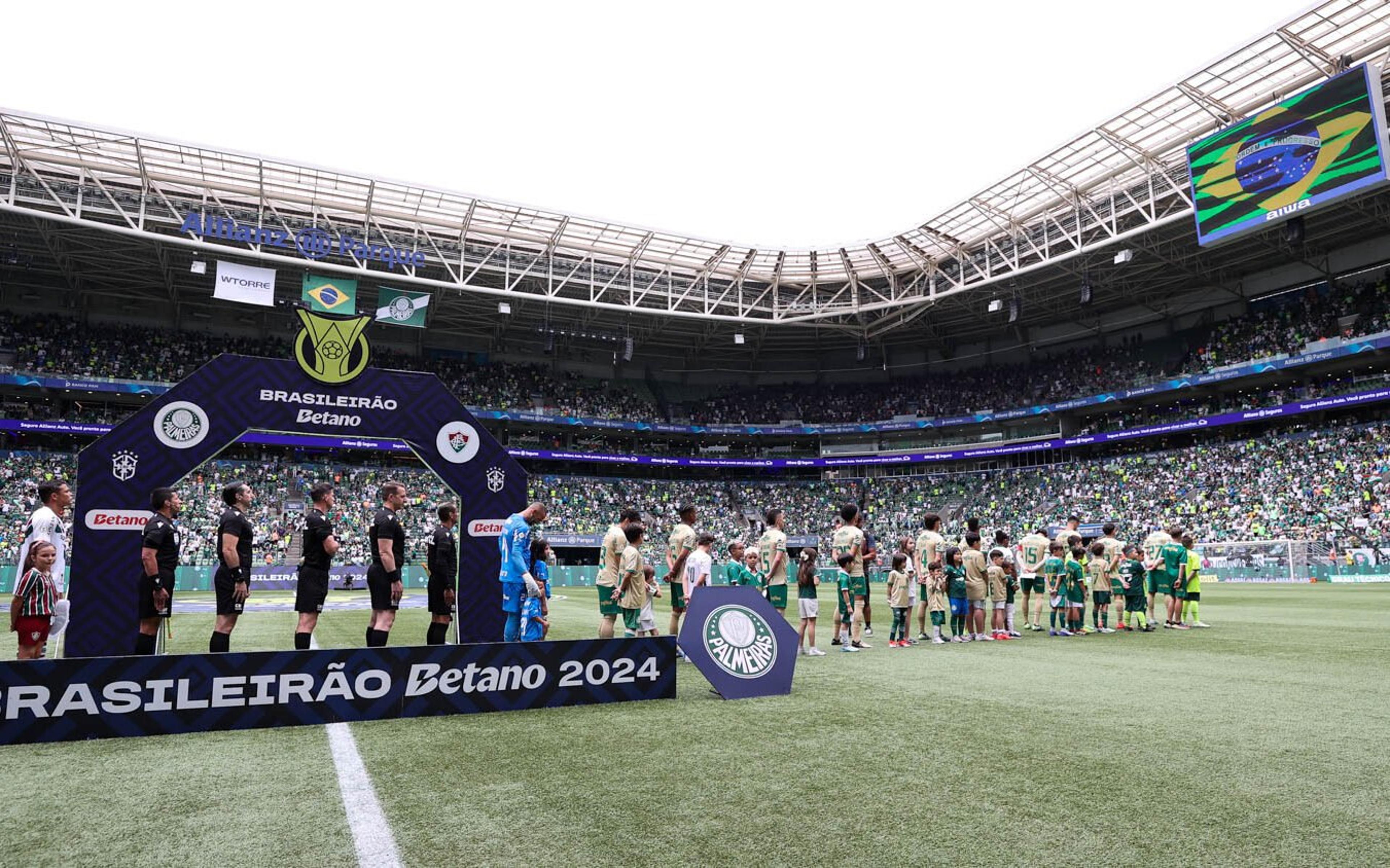 Voto de jogador do Palmeiras ajuda Vini Jr a conquistar prêmio The Best