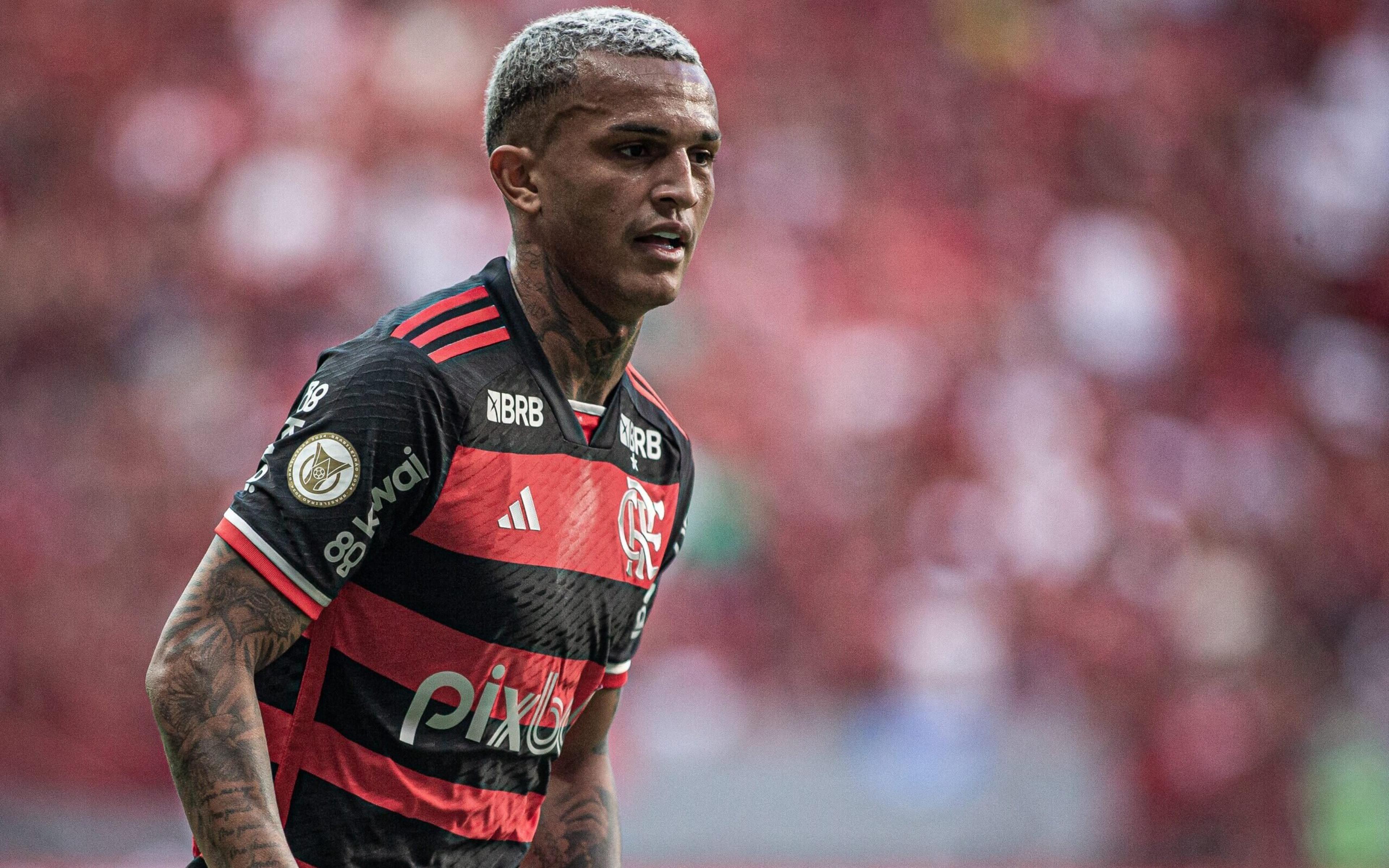 Léo Moura avalia temporada de Wesley no Flamengo