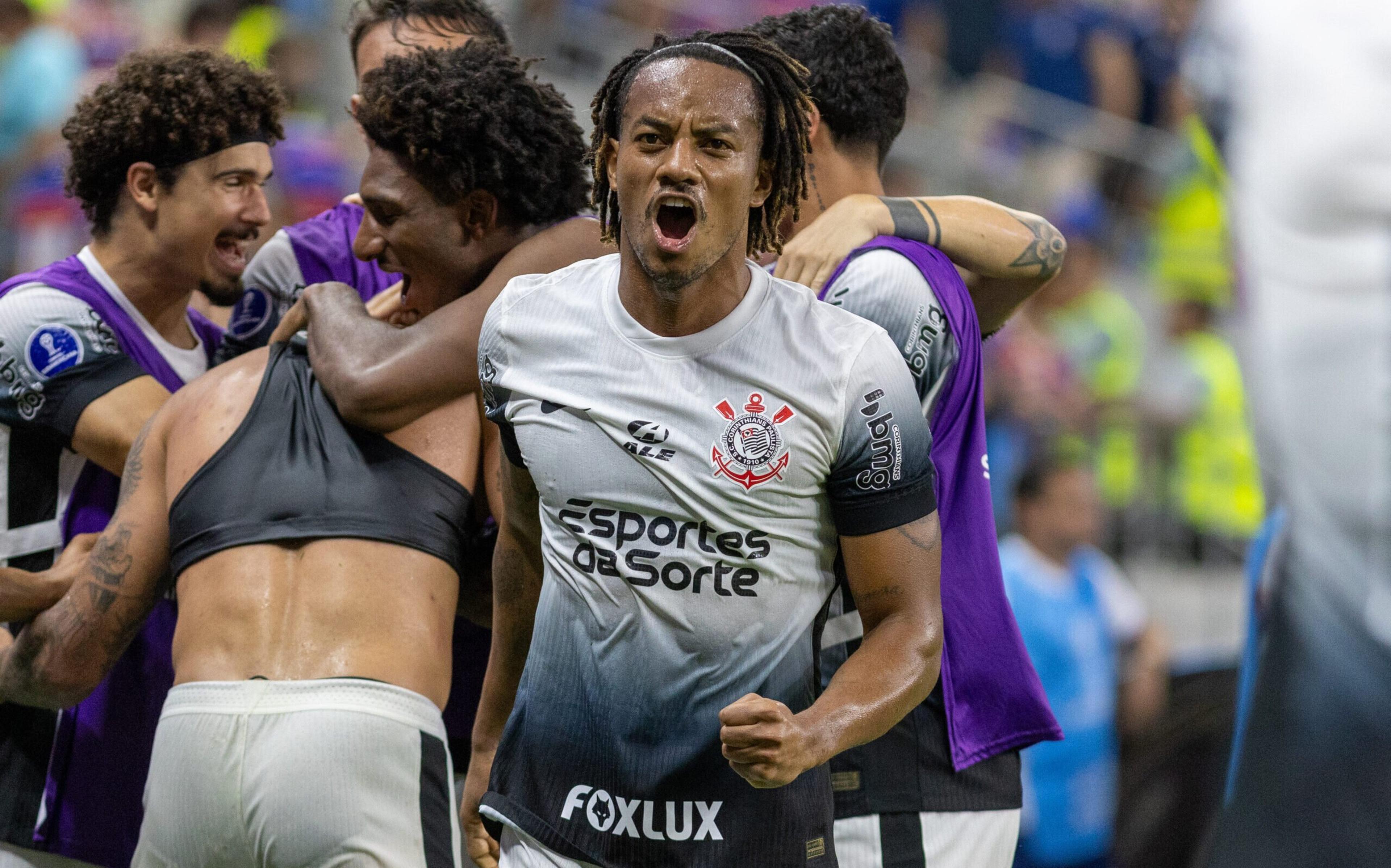 Corinthians renova contrato com André Carrillo; veja detalhes