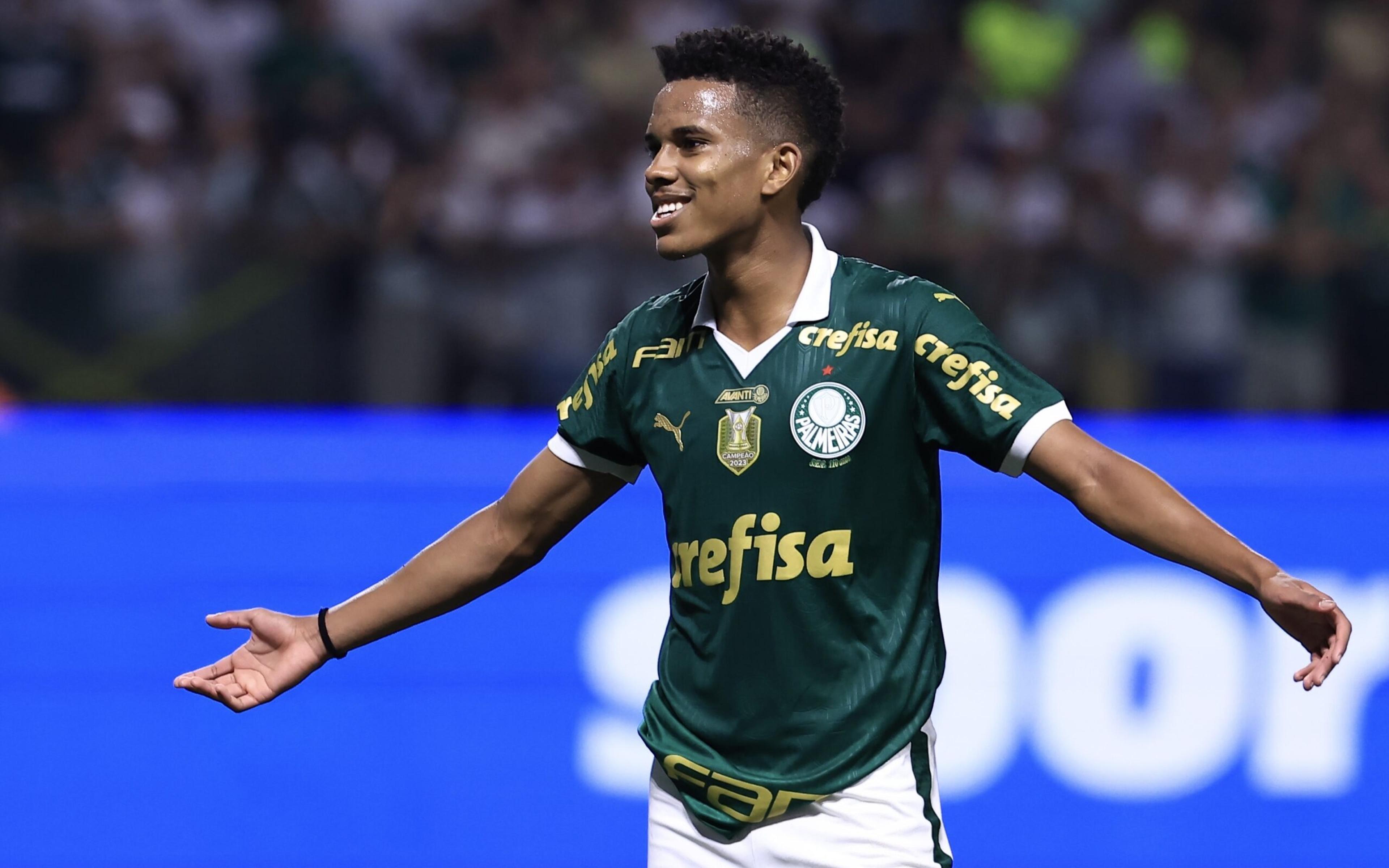 Estêvão, do Palmeiras, bate recorde e entra na seleção do Brasileirão