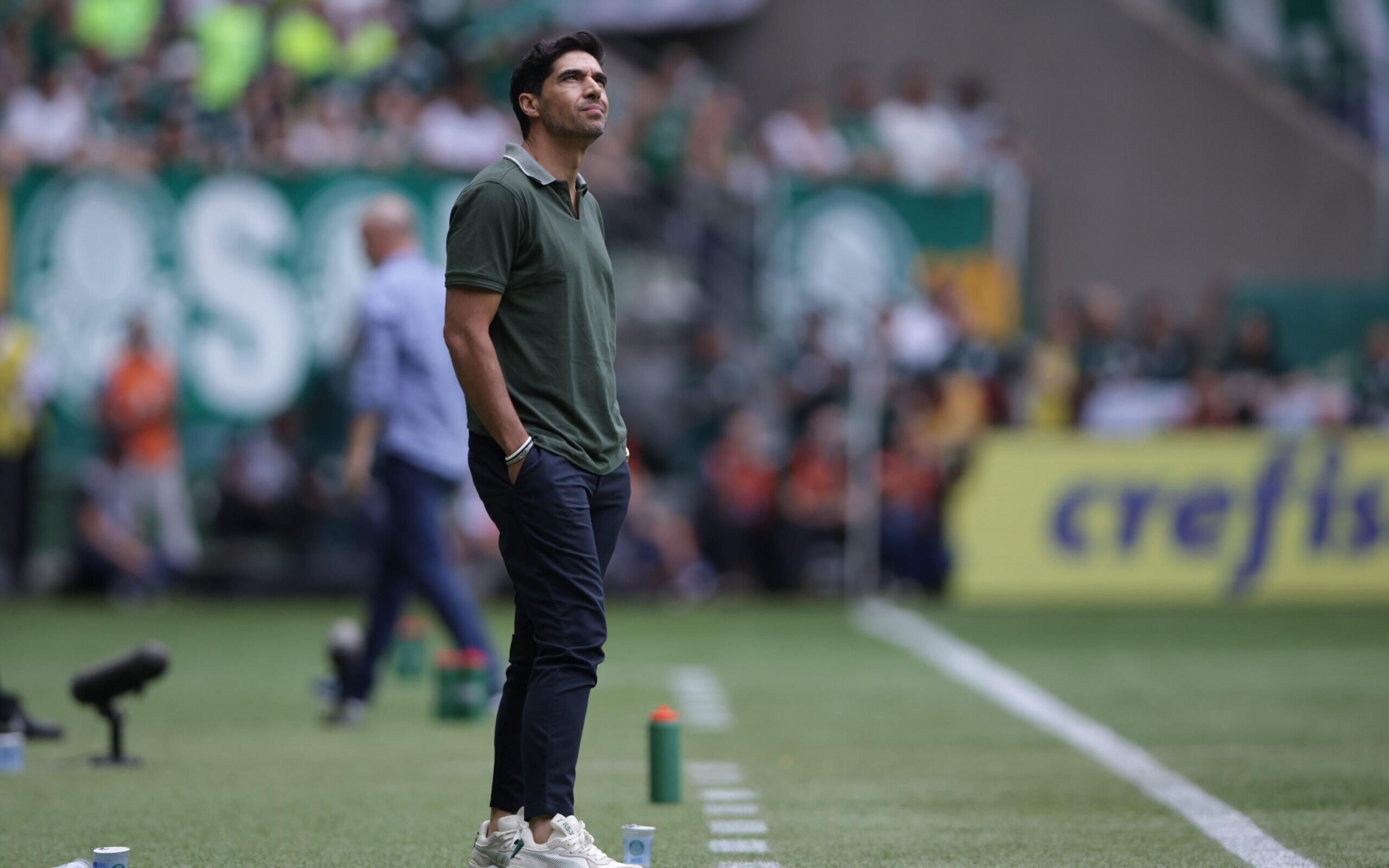 Abel Ferreira comenta futuro de Dudu e mudanças no elenco do Palmeiras