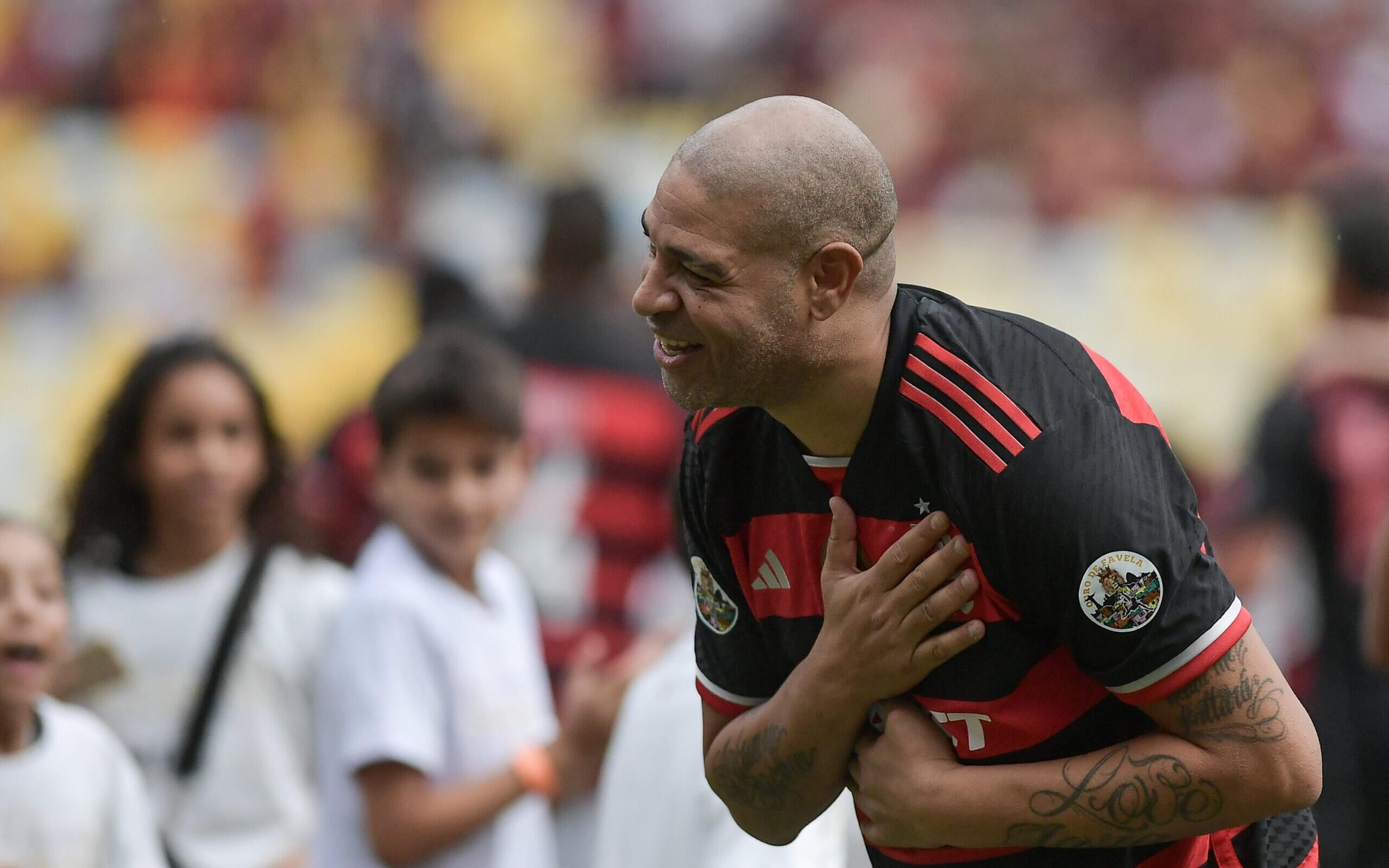 Prêmio Fui Clear: Adriano Imperador comenta homenagem que recebeu em despedida