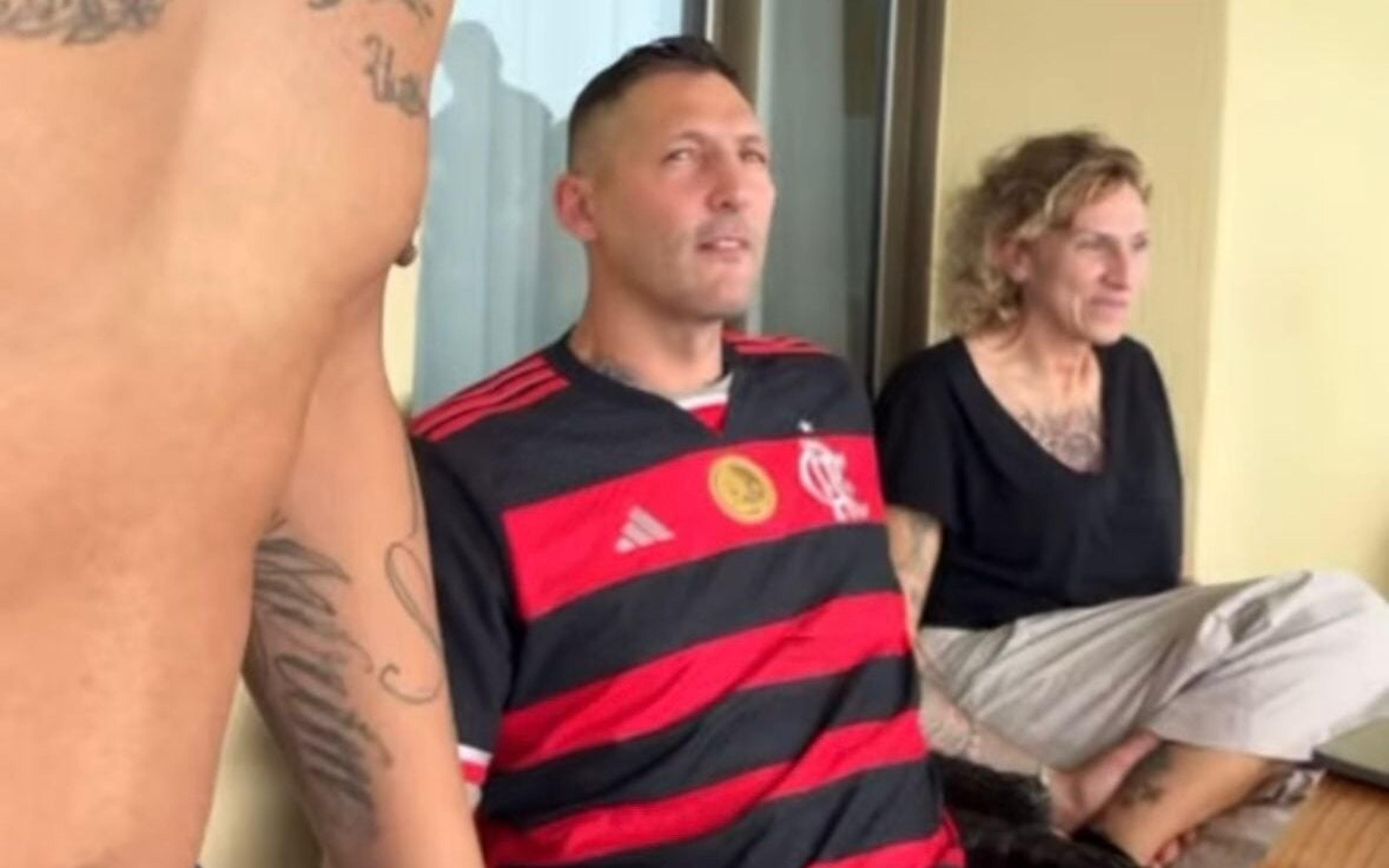 Clima de festa: Materazzi aparece com camisa do Flamengo ao lado de Adriano Imperador