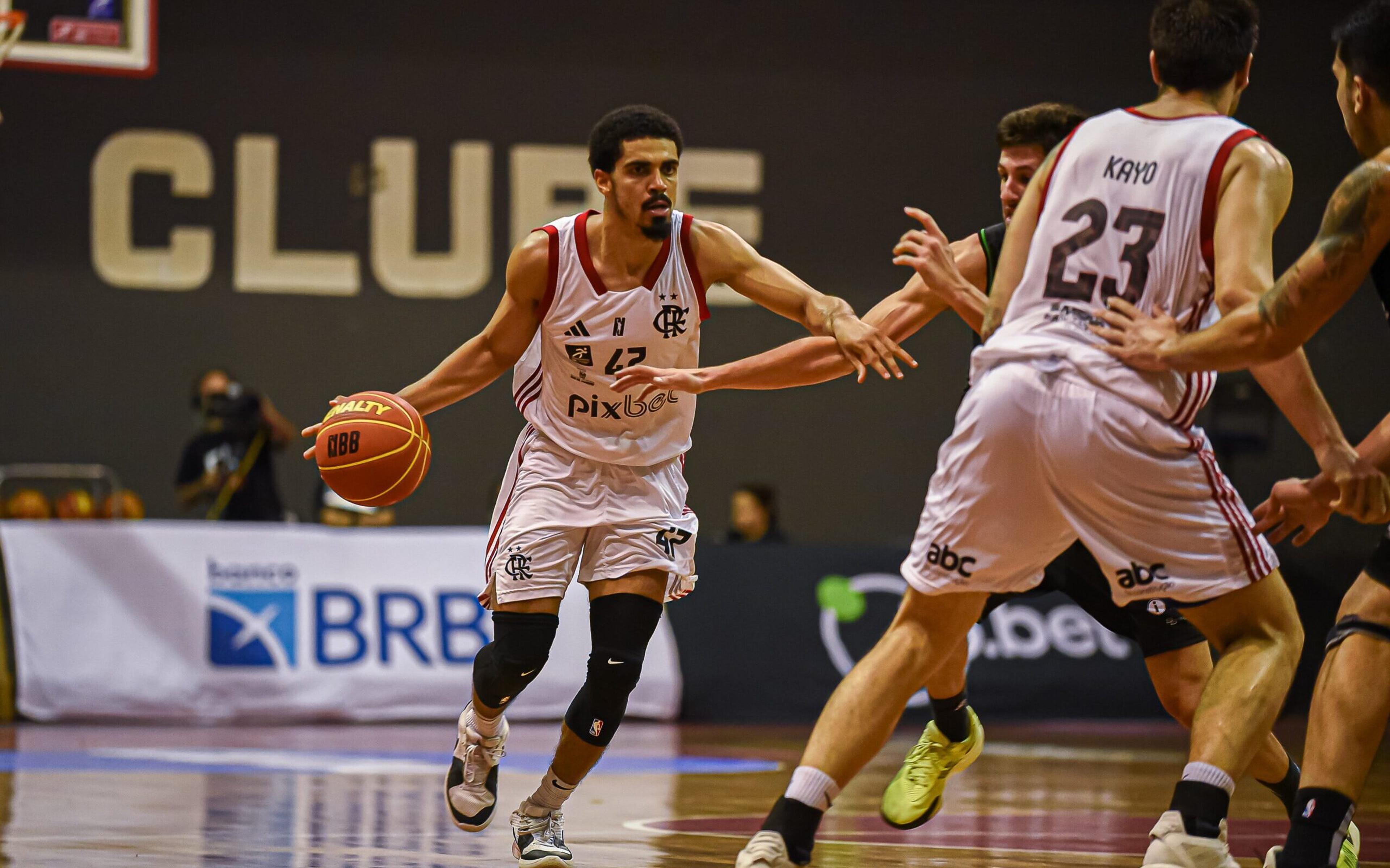 Pato Basquete x Flamengo: onde assistir e horário do jogo pelo NBB