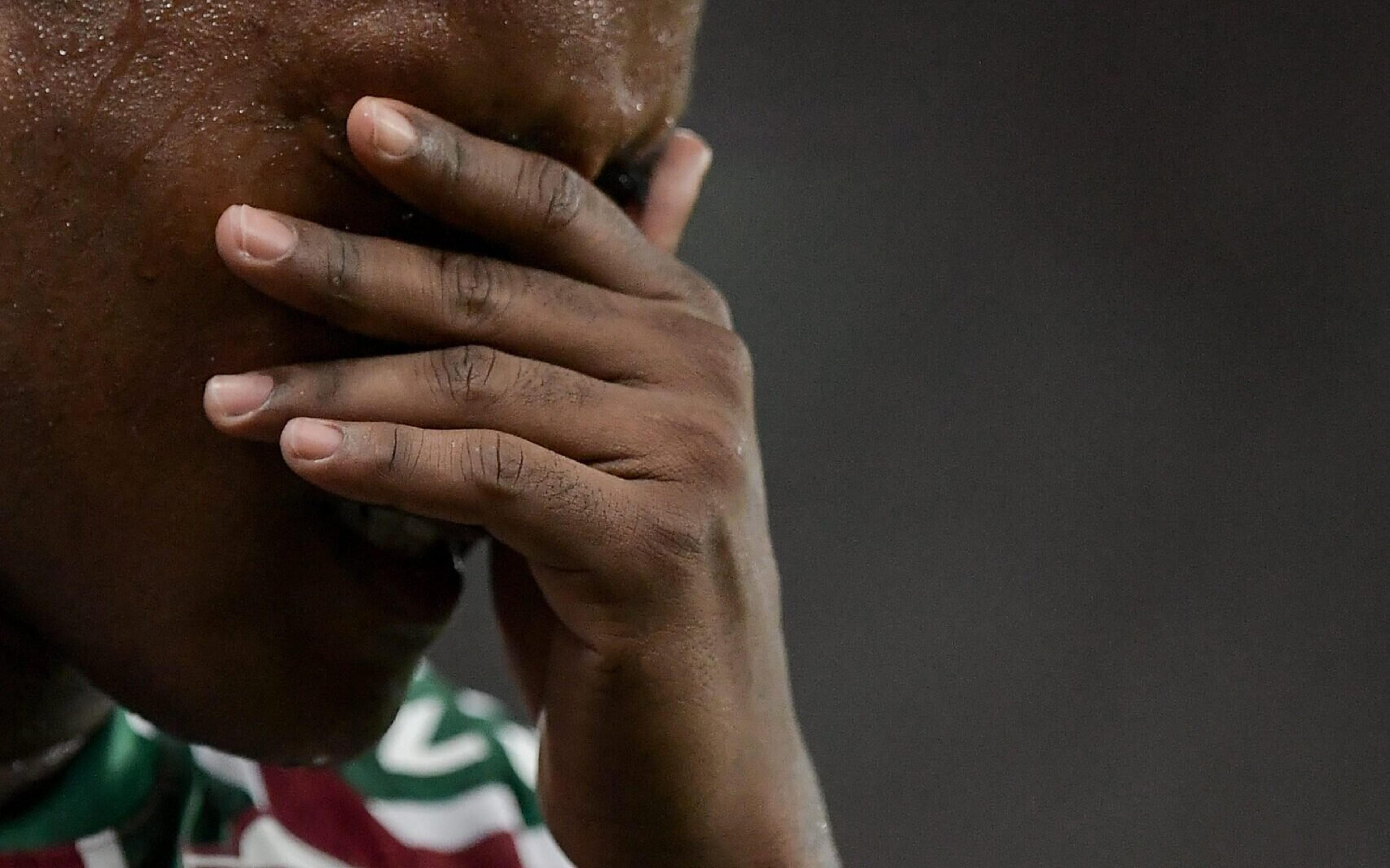 Mano Menezes revela como definirá cobrador de pênaltis do Fluminense