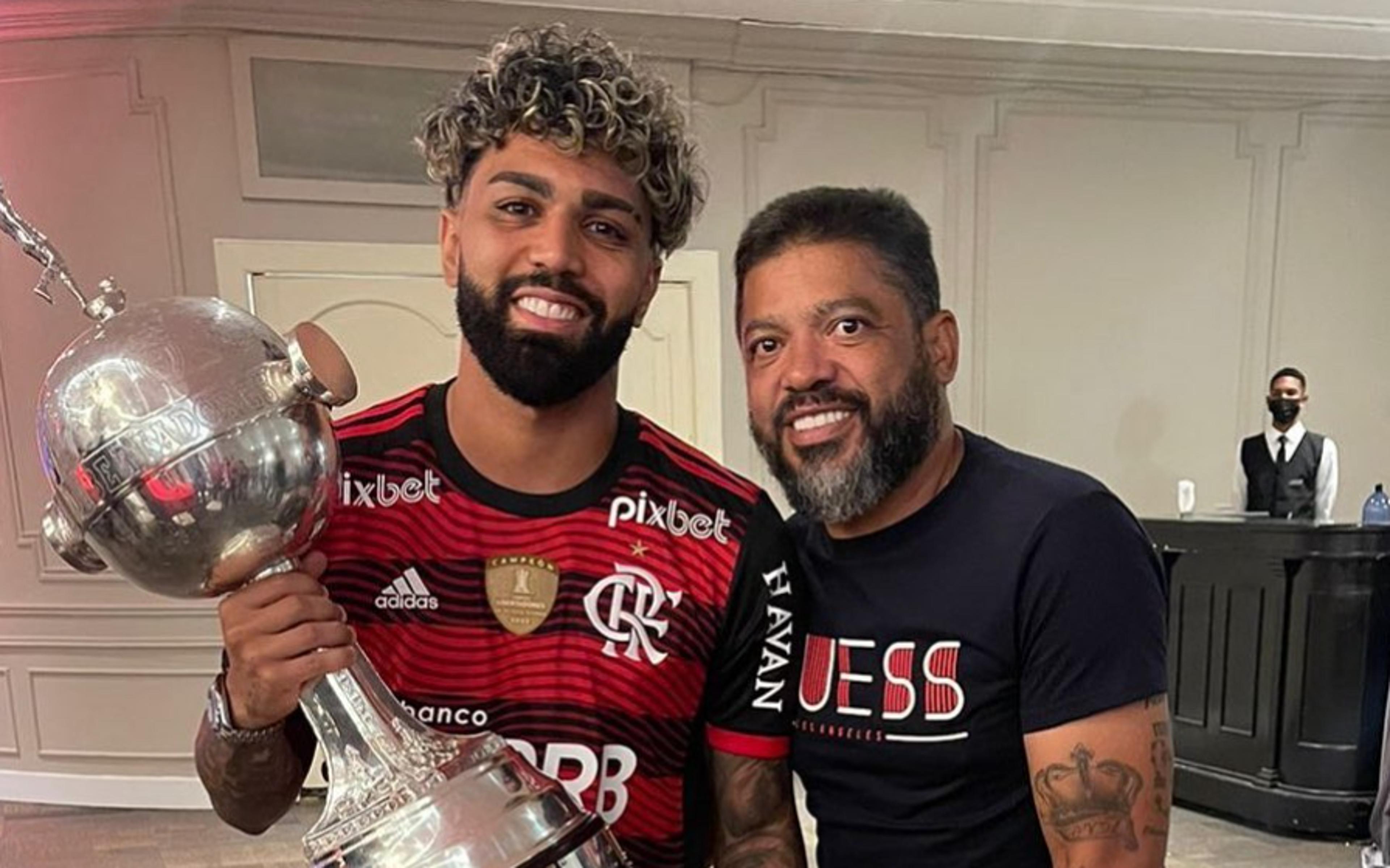 Pai de Gabigol manda recado para torcedores em despedida do filho no Flamengo