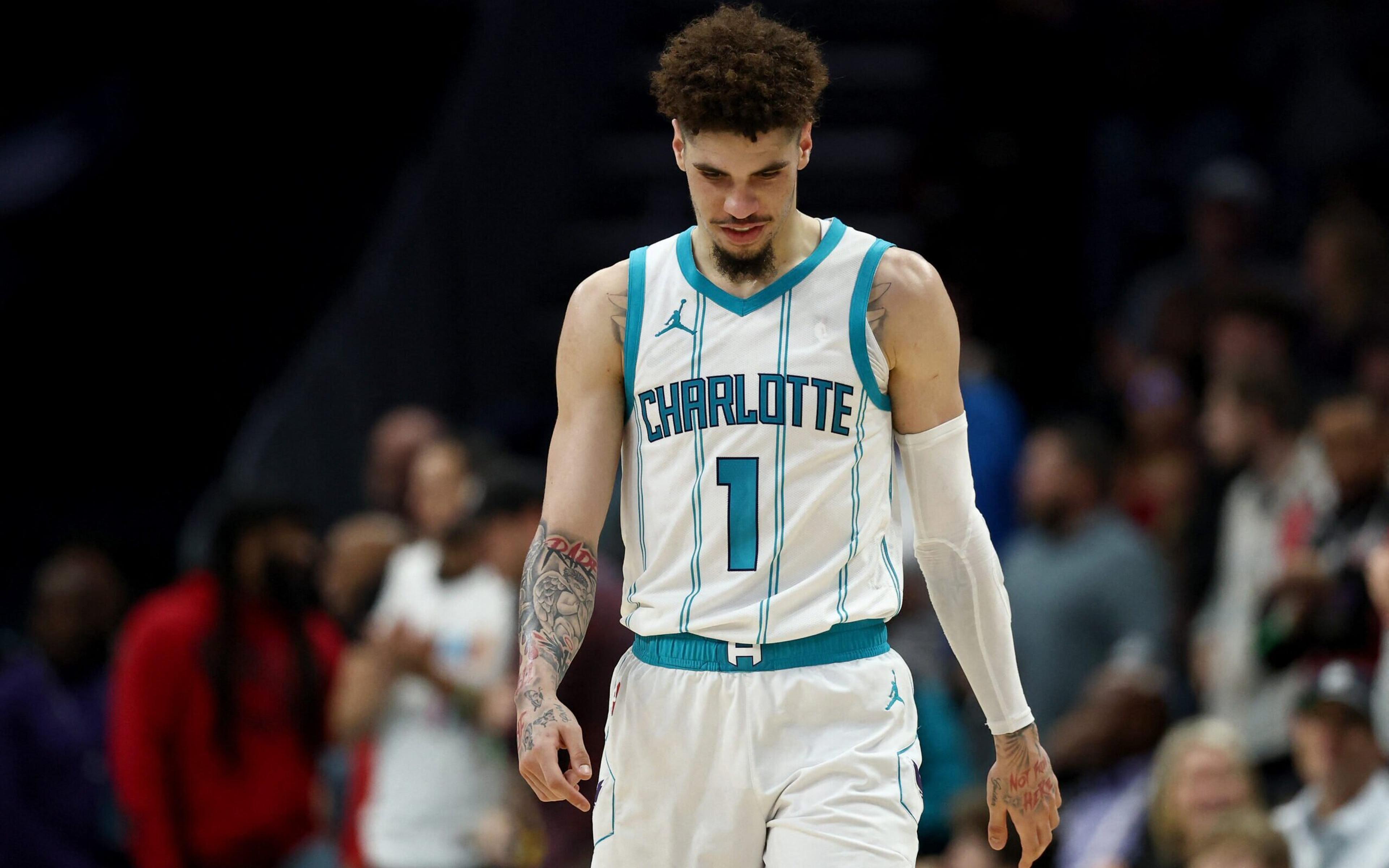 LaMelo Ball sofre lesão e vira desfalque para o Charlotte Hornets