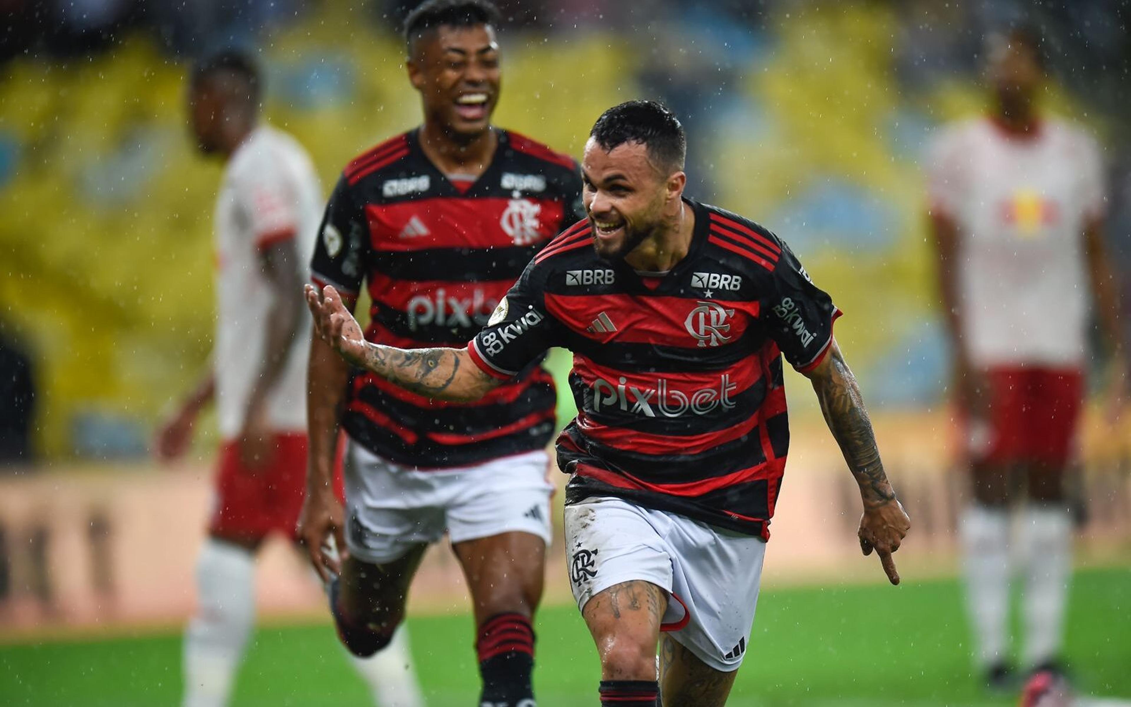 Destaque pelo Flamengo, Michael se torna amuleto rubro-negro no Brasileirão