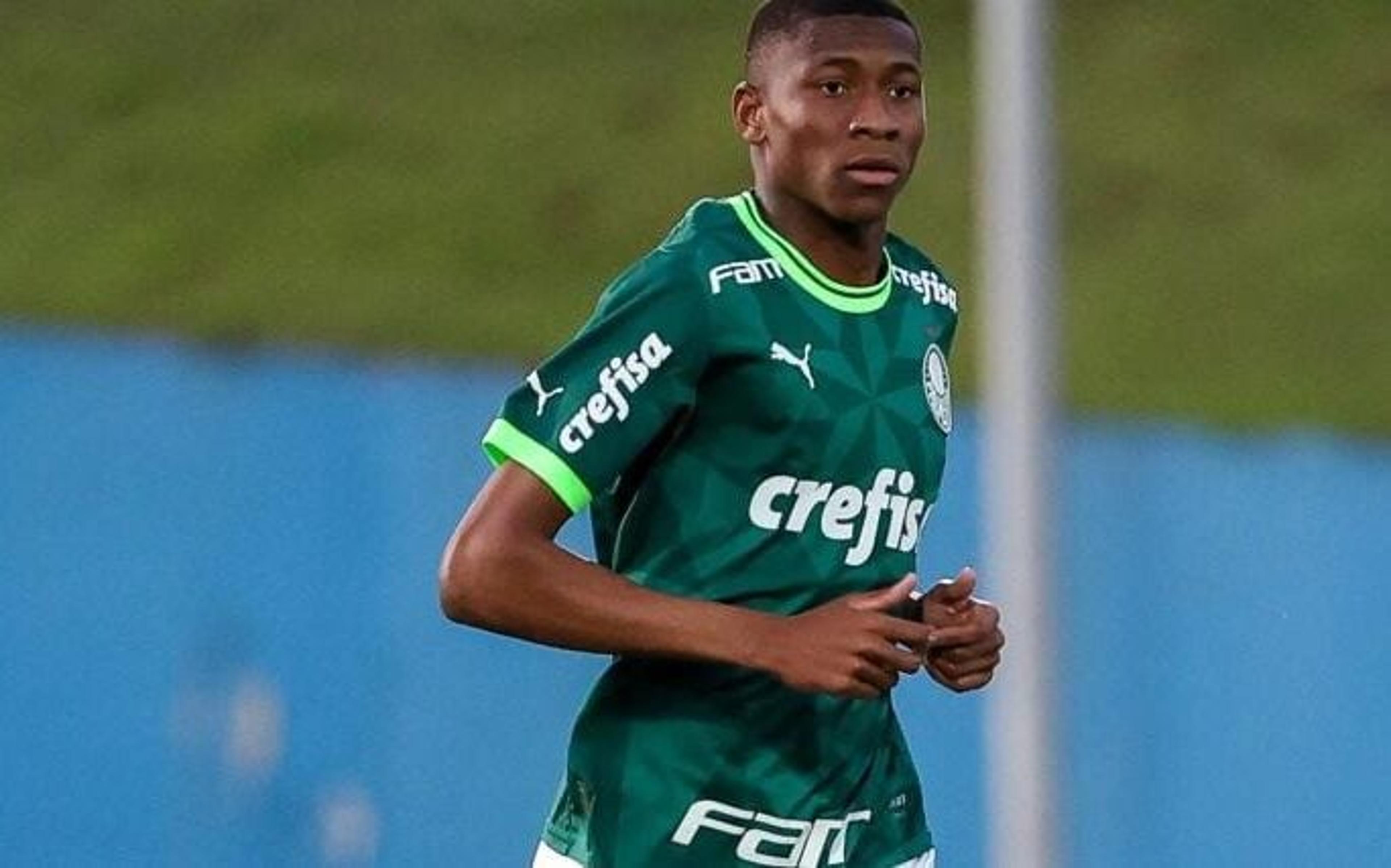 Despedida no elenco do Palmeiras aumenta suspeita de troca por Paulinho